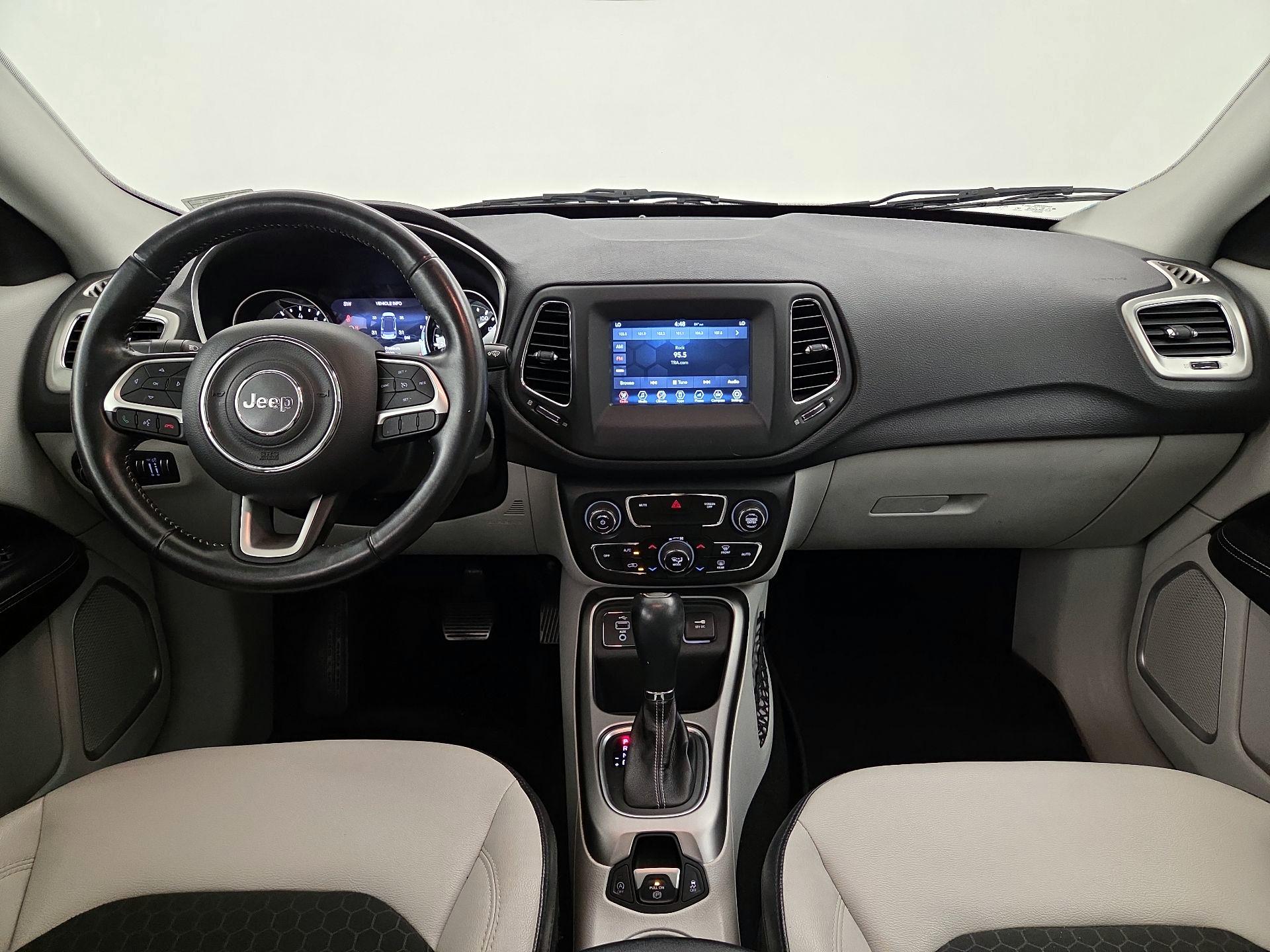 Thumbnail: 2018 Jeep Compass - 9