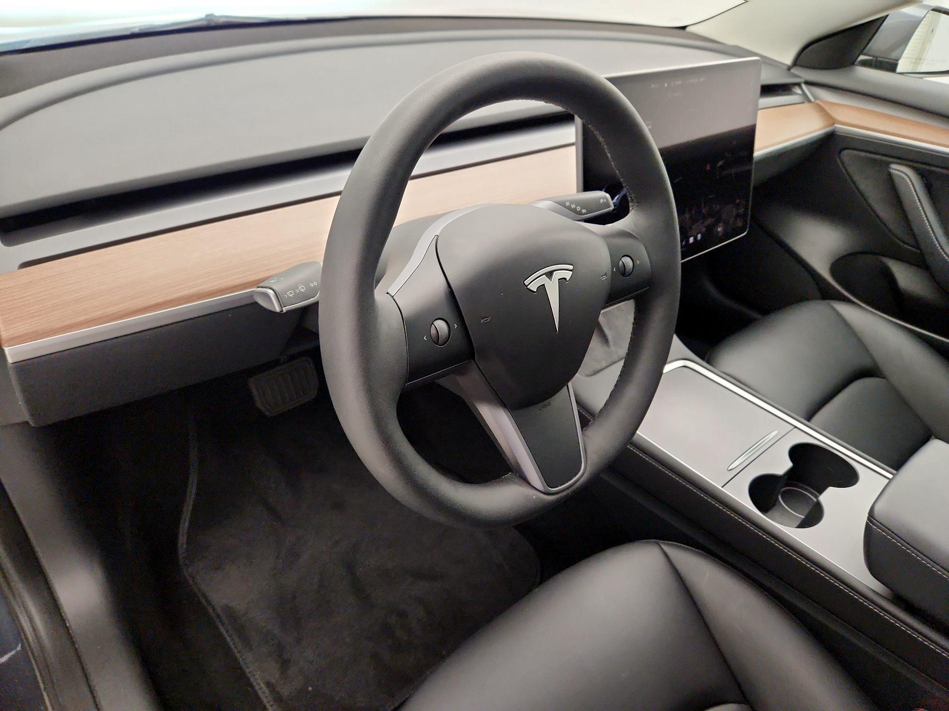 Thumbnail: 2023 Tesla Model 3 - 9