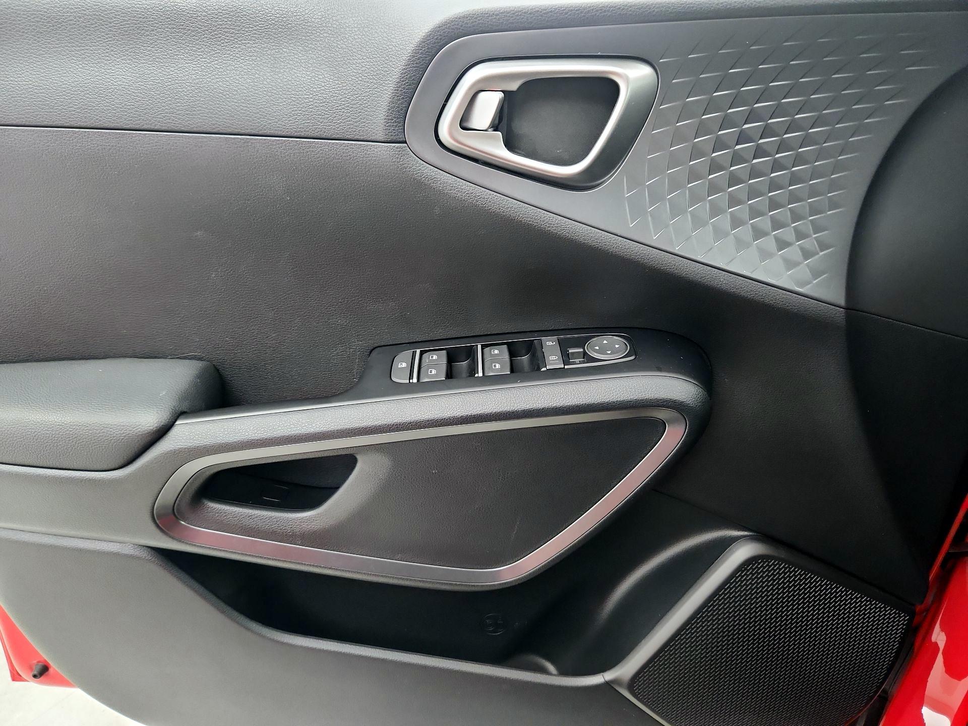 Thumbnail: 2020 Kia Soul - 12