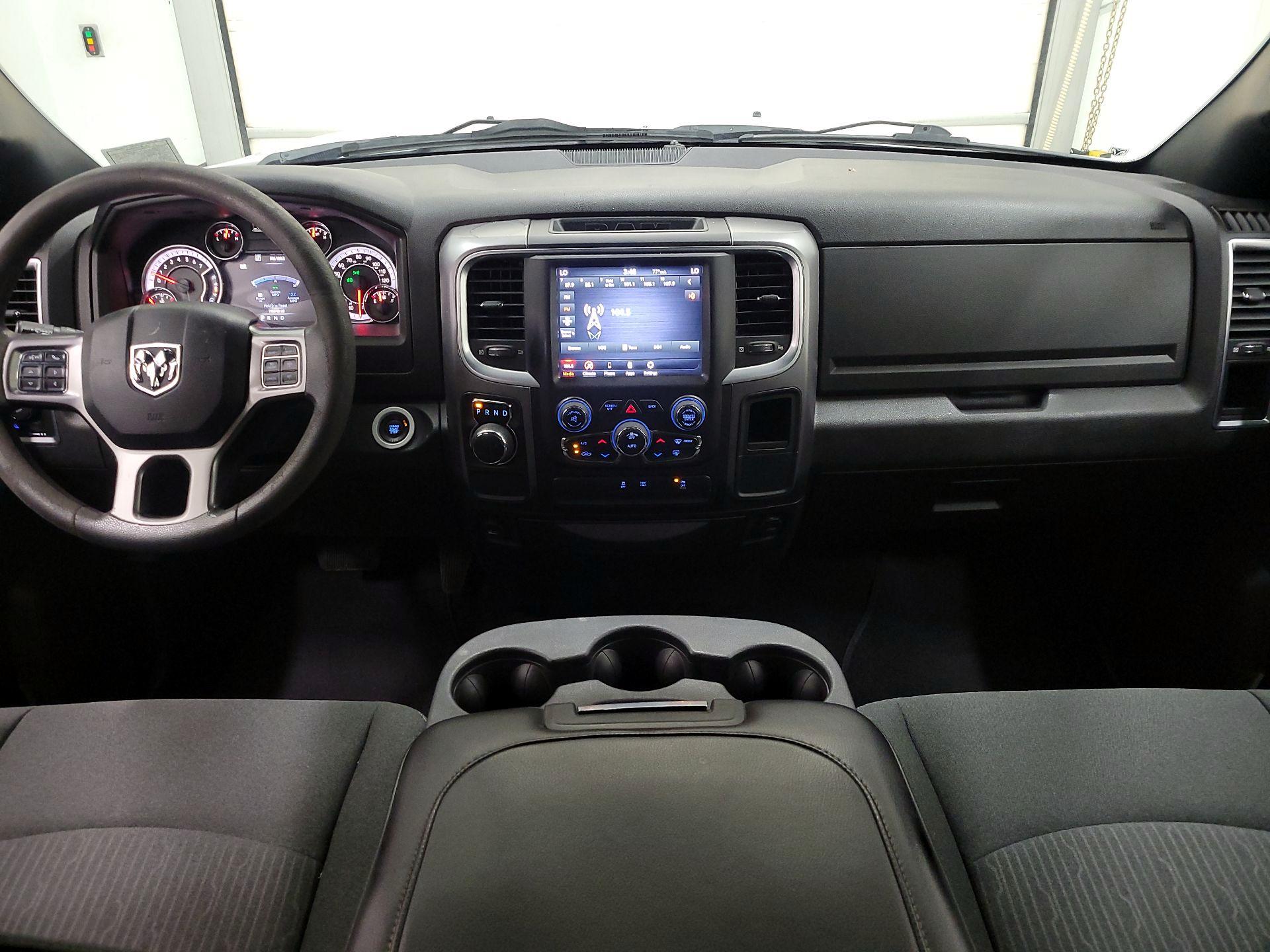 Thumbnail: 2021 RAM 1500 Classic - 9