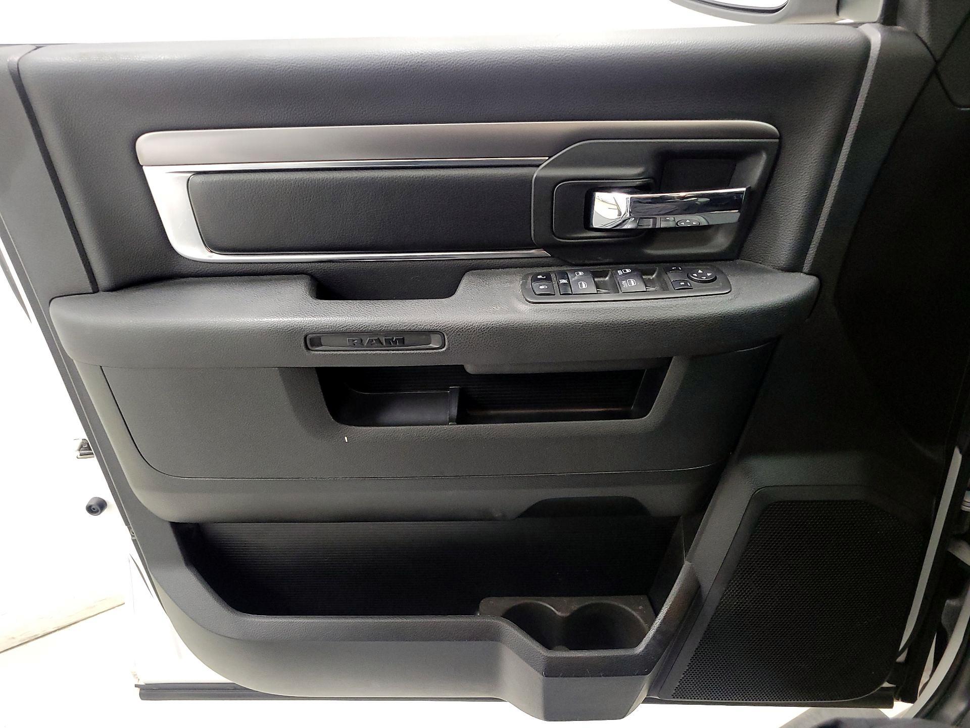 Thumbnail: 2021 RAM 1500 Classic - 12