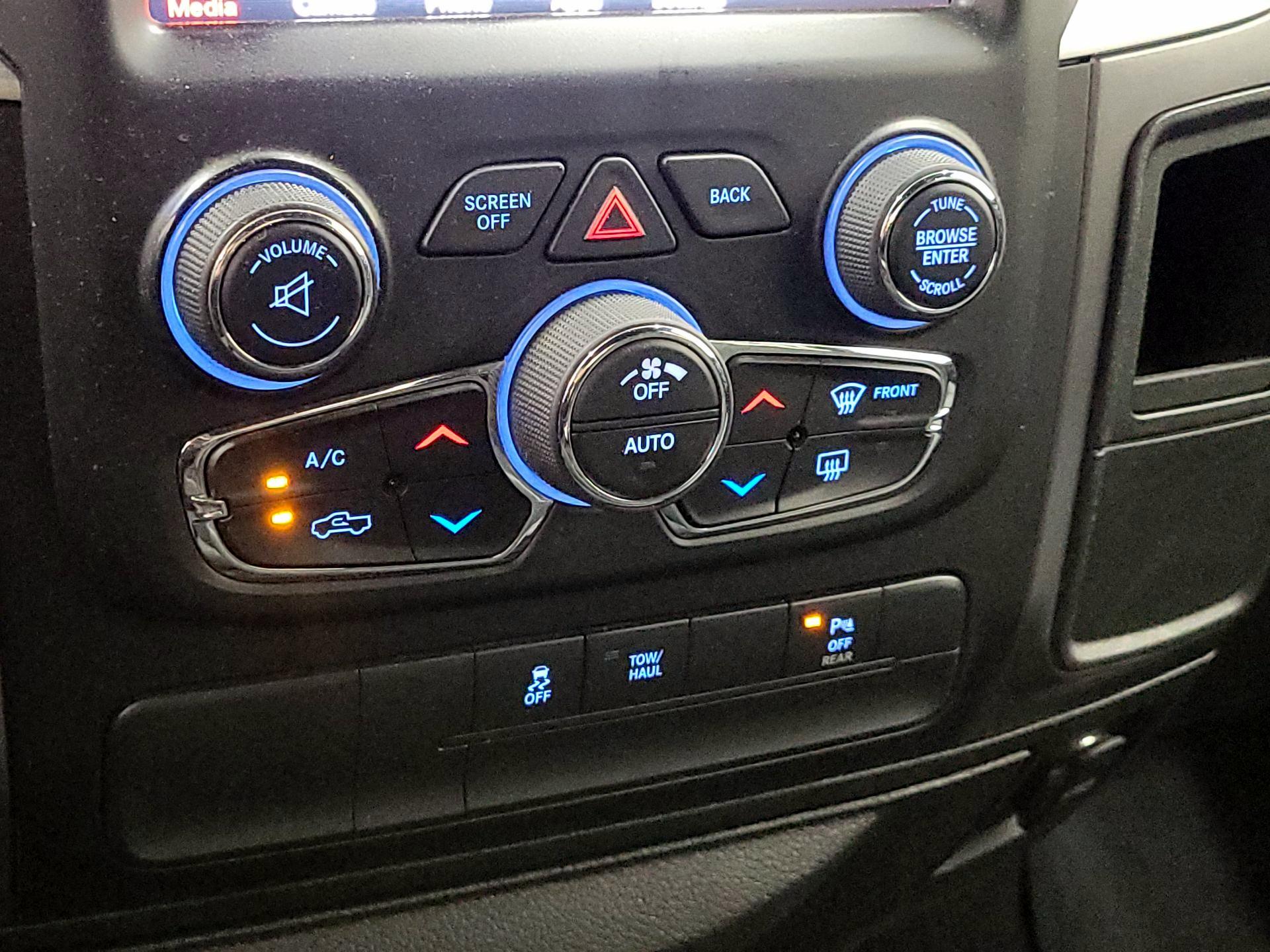 Thumbnail: 2021 RAM 1500 Classic - 16