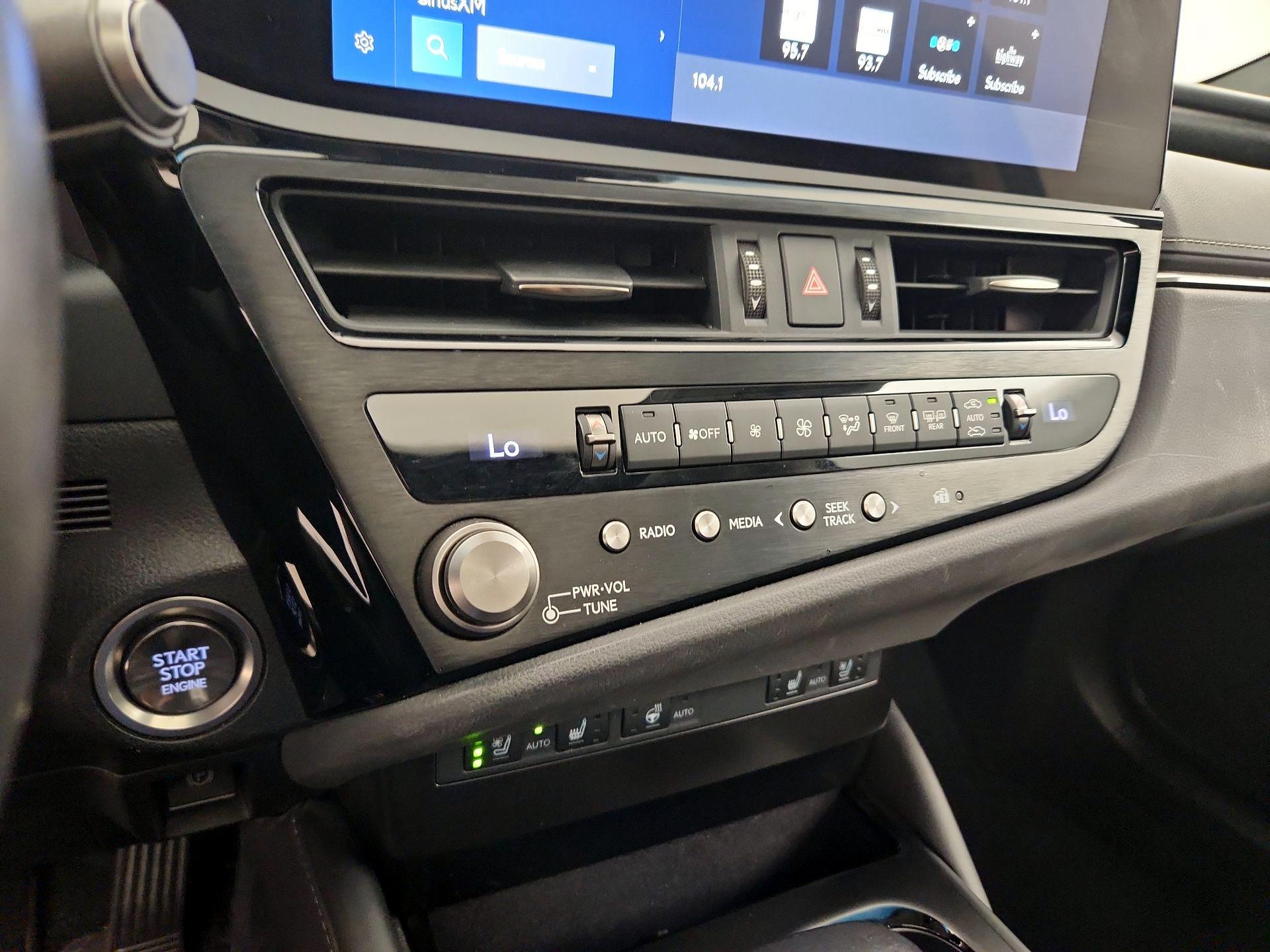 Thumbnail: 2023 Lexus ES - 16