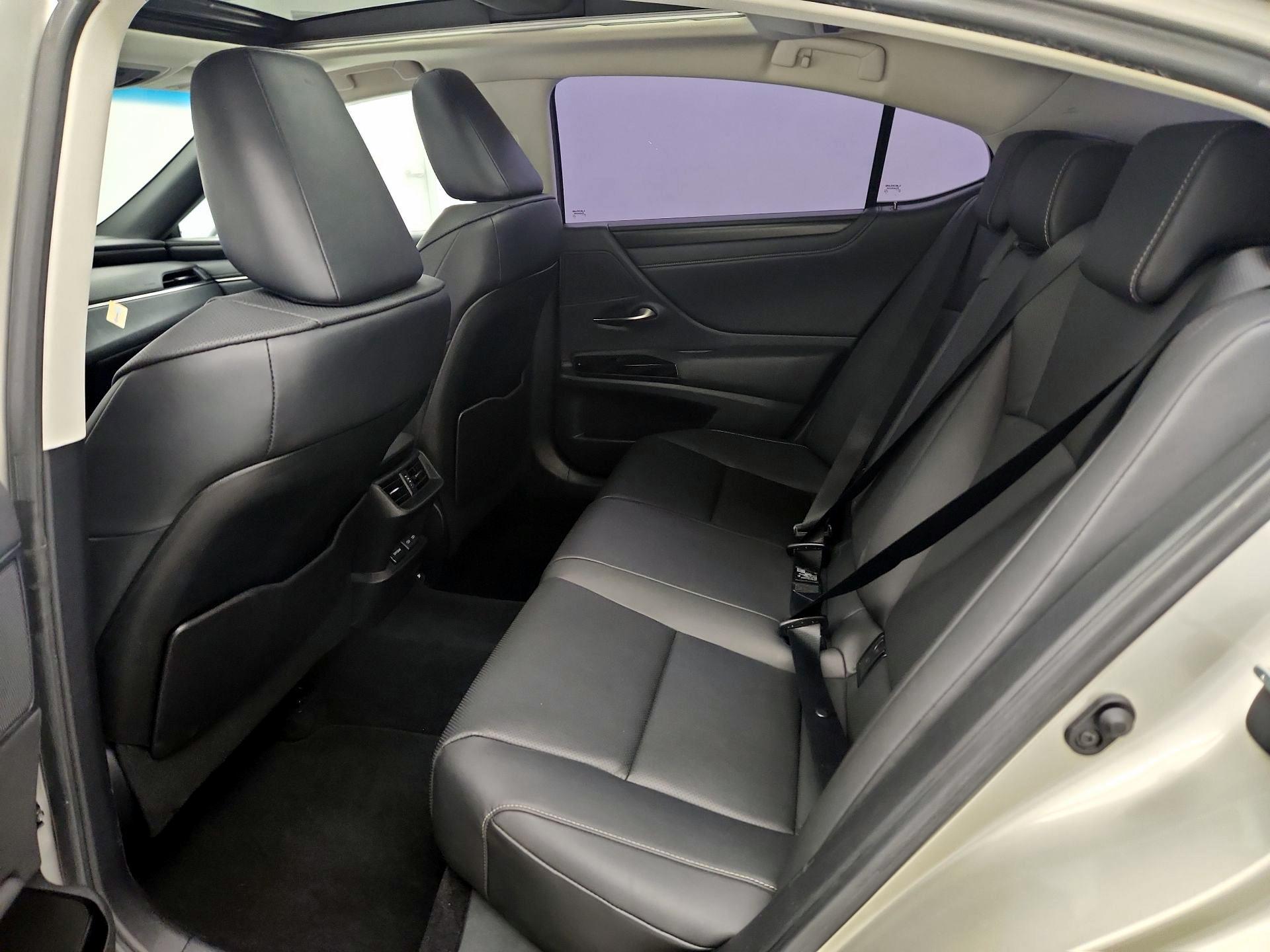 Thumbnail: 2023 Lexus ES - 20
