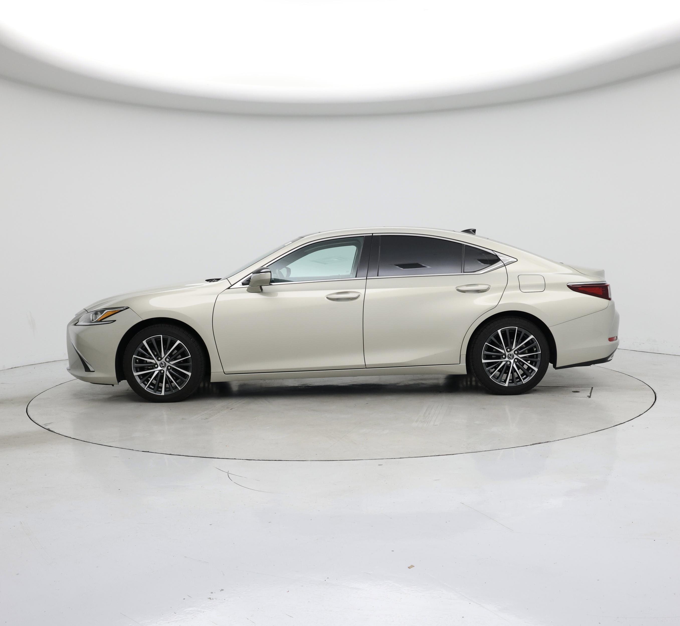 Thumbnail: 2023 Lexus ES - 3
