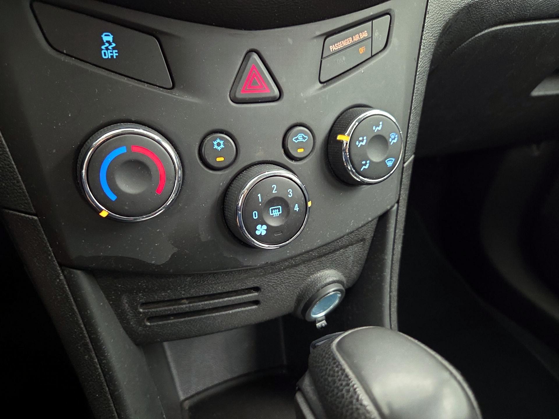 Thumbnail: 2016 Chevrolet Trax - 16