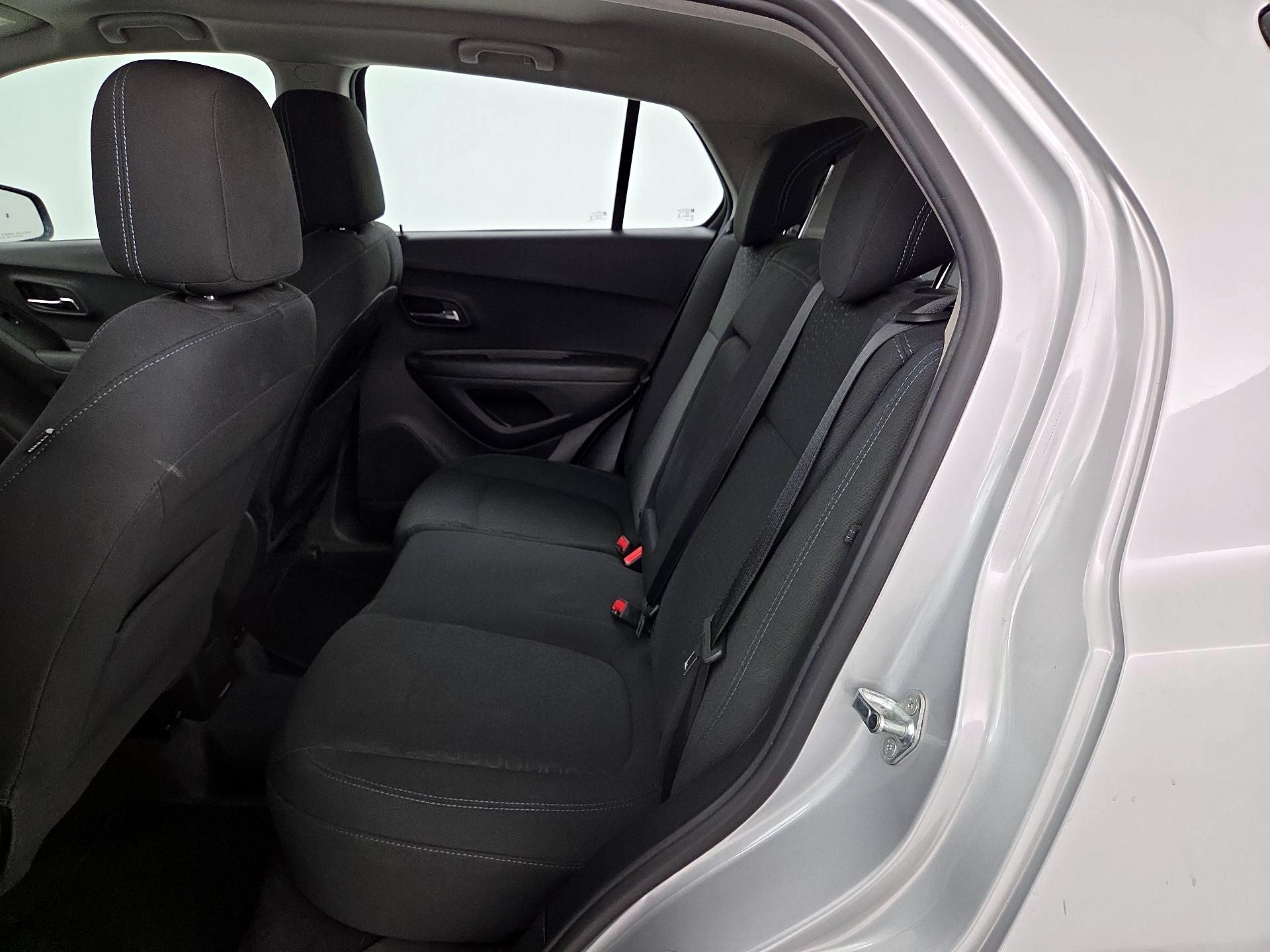 Thumbnail: 2016 Chevrolet Trax - 19