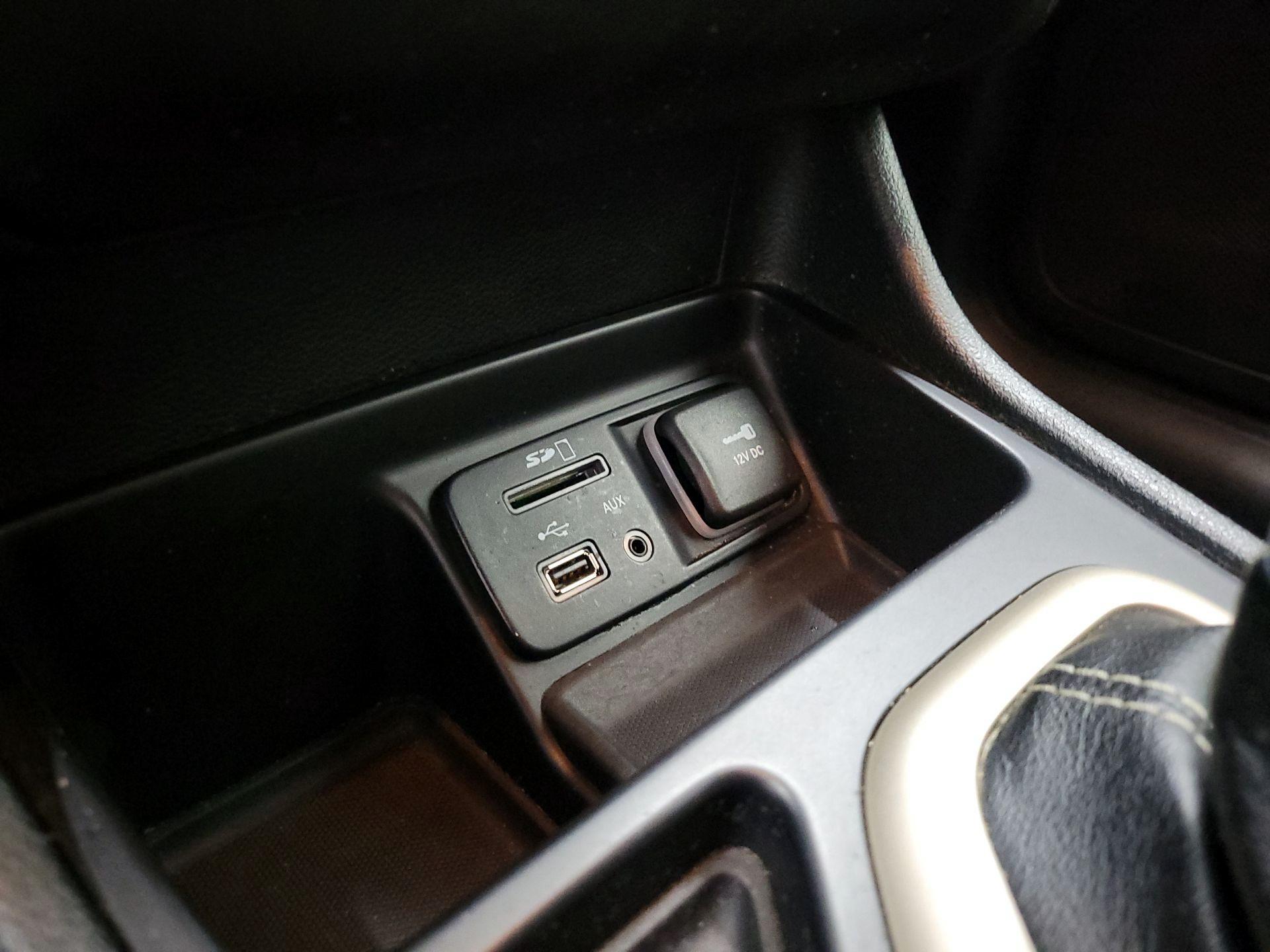 Thumbnail: 2016 Jeep Cherokee - 18