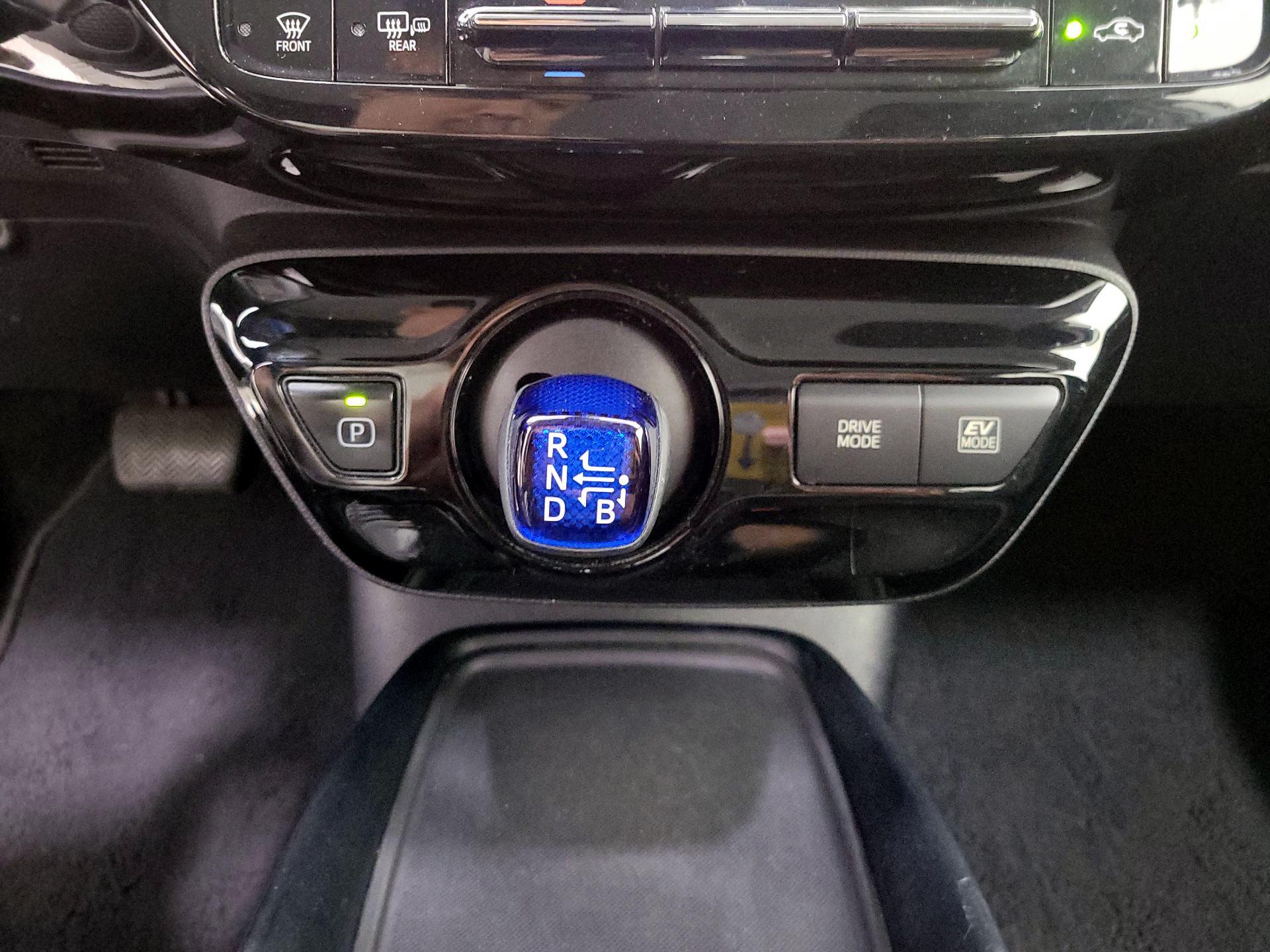 Thumbnail: 2020 Toyota Prius - 17