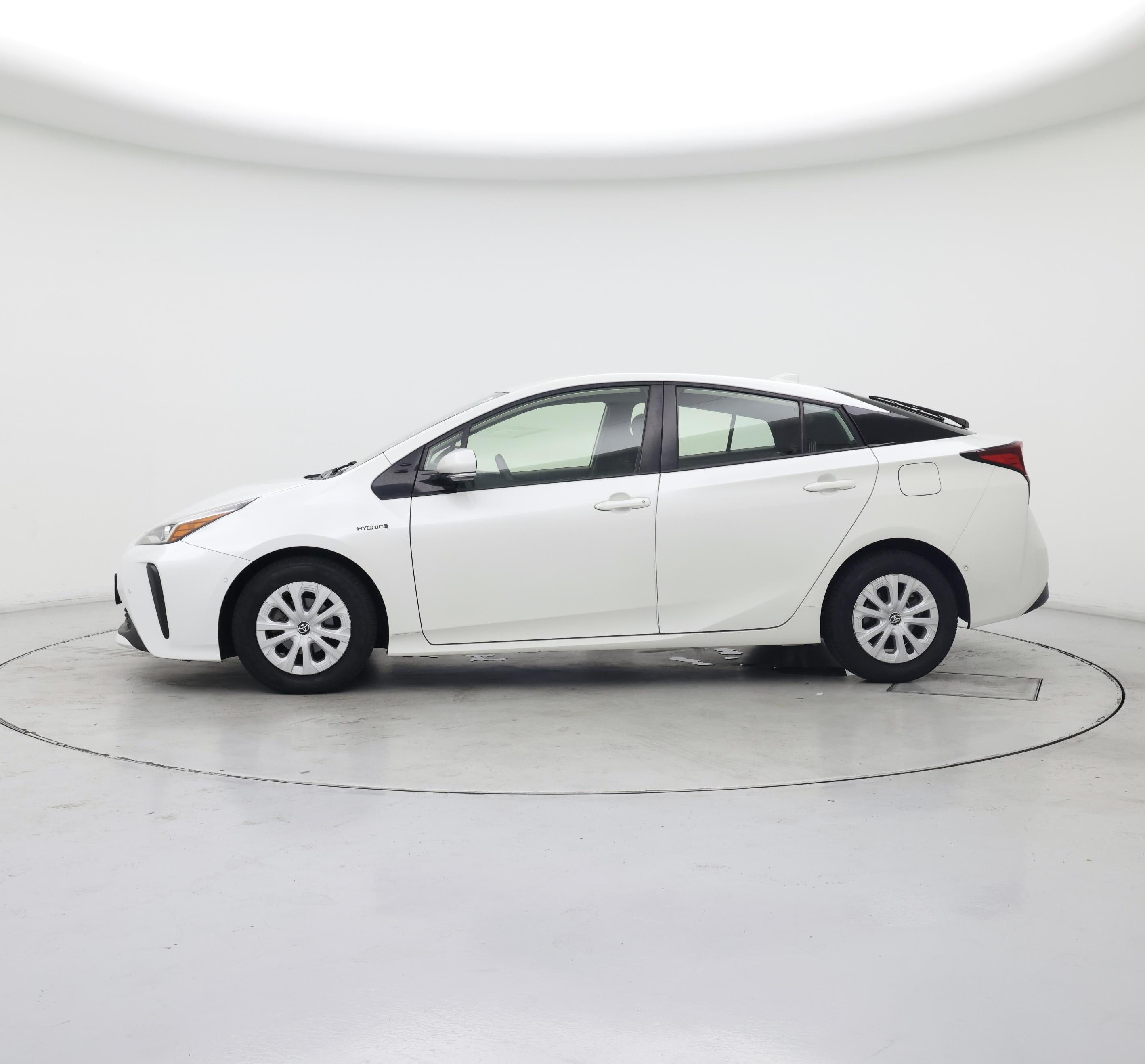 Thumbnail: 2020 Toyota Prius - 3