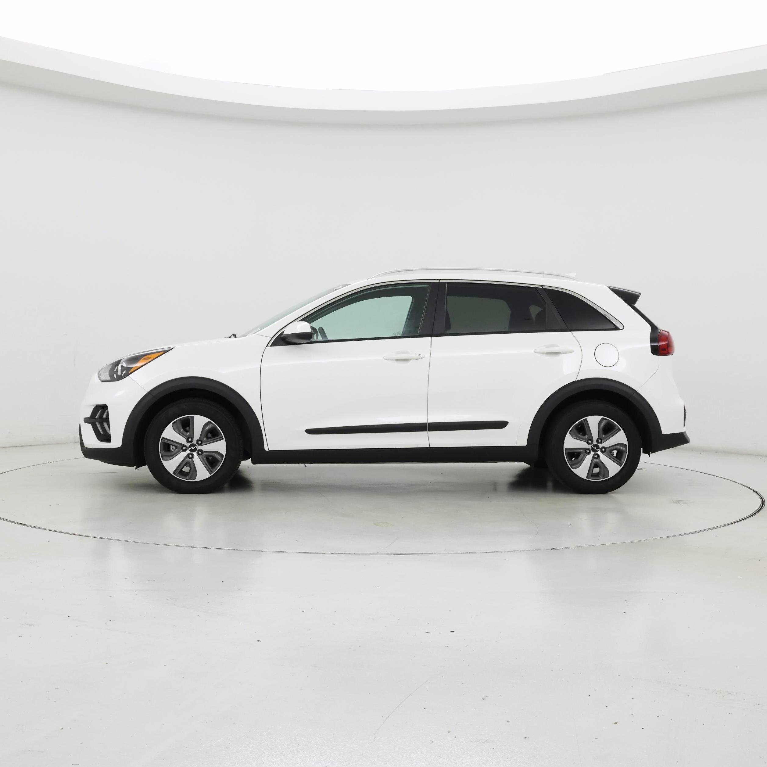 Thumbnail: 2022 Kia Niro - 3