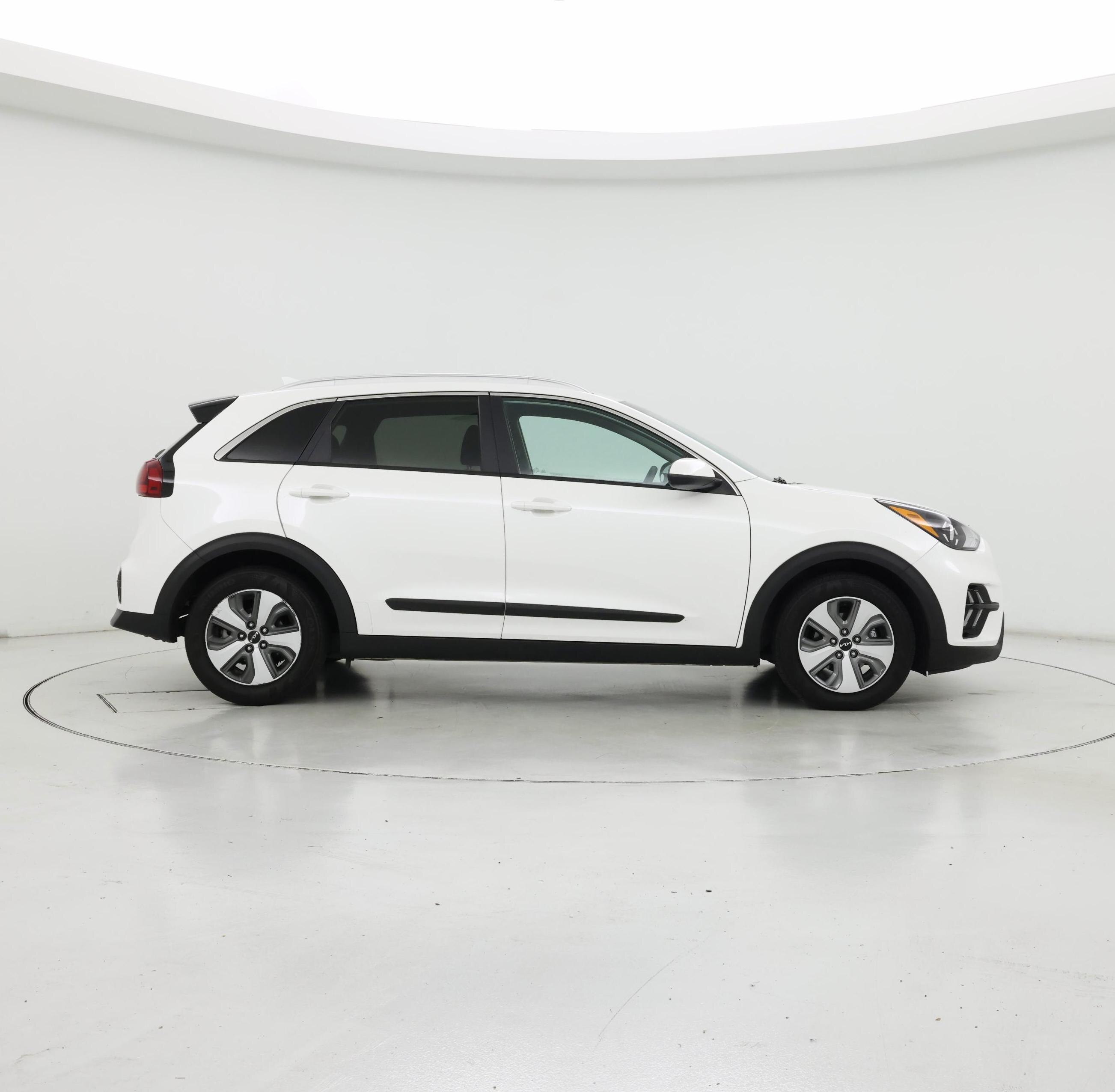Thumbnail: 2022 Kia Niro - 7