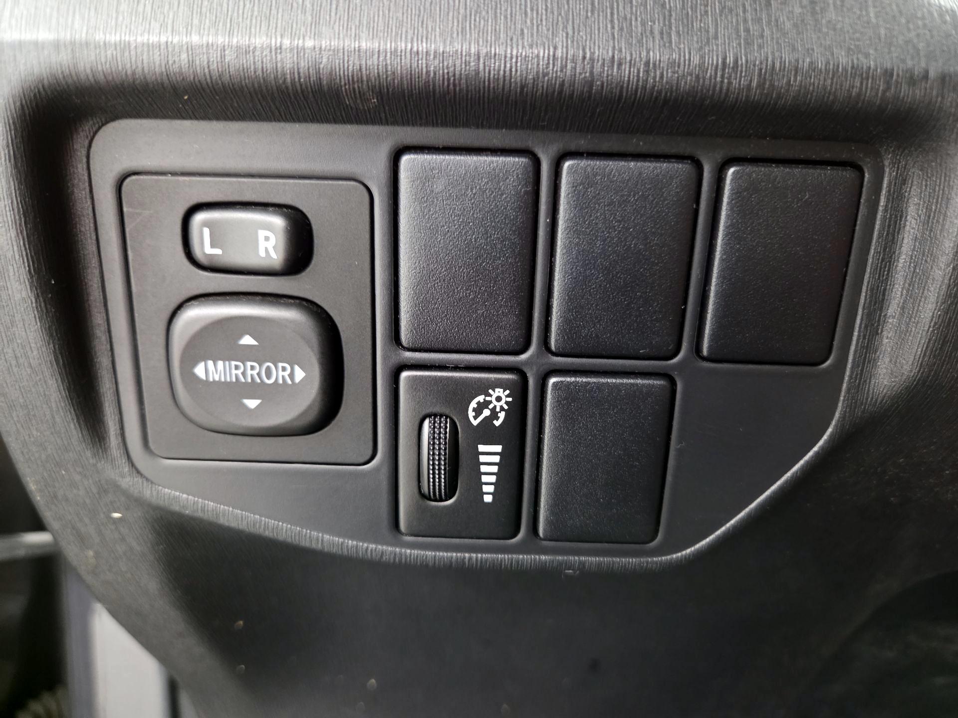 Thumbnail: 2014 Toyota Prius - 13