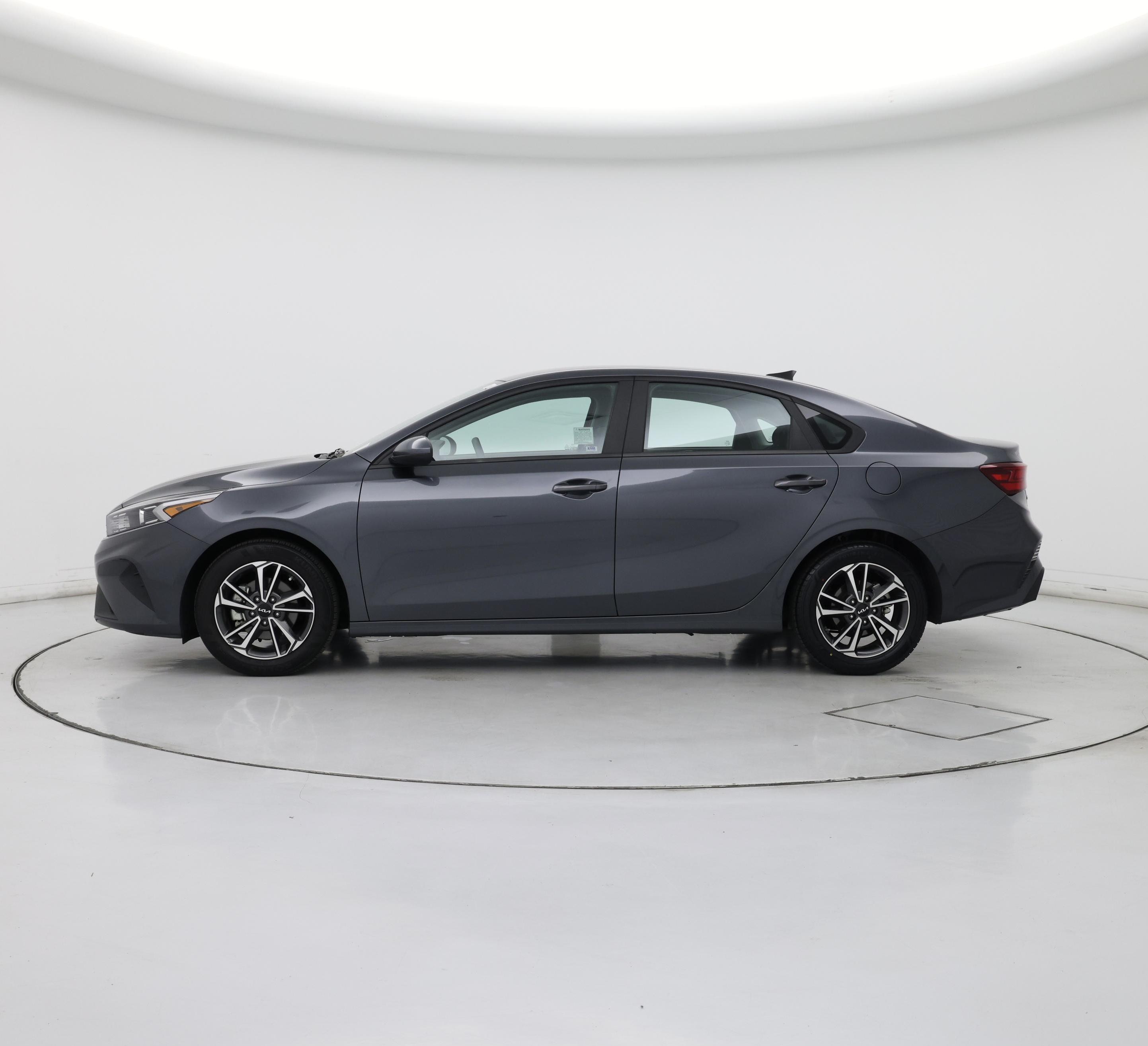 Thumbnail: 2022 Kia Forte - 3