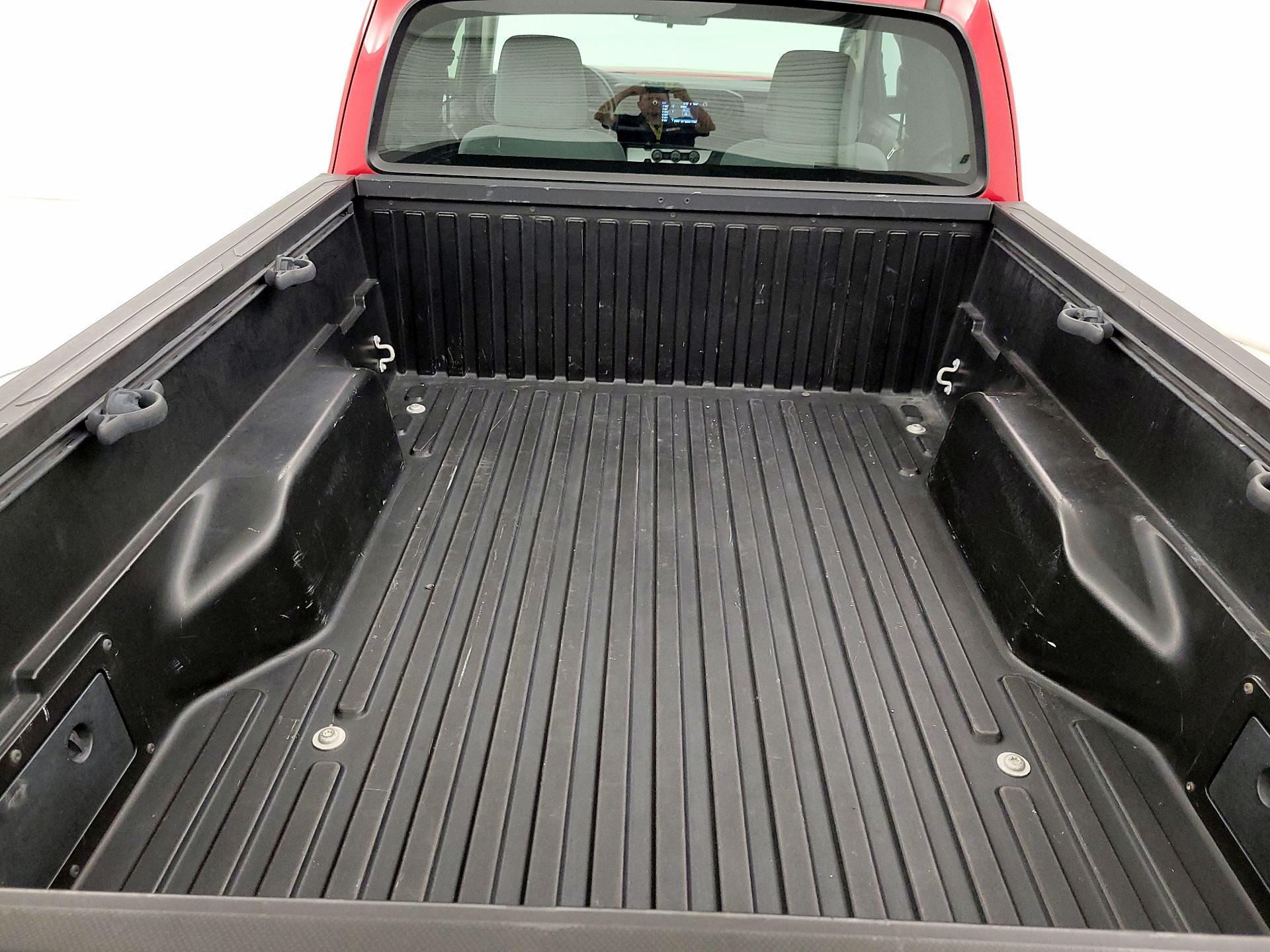 Thumbnail: 2018 Toyota Tacoma - 19