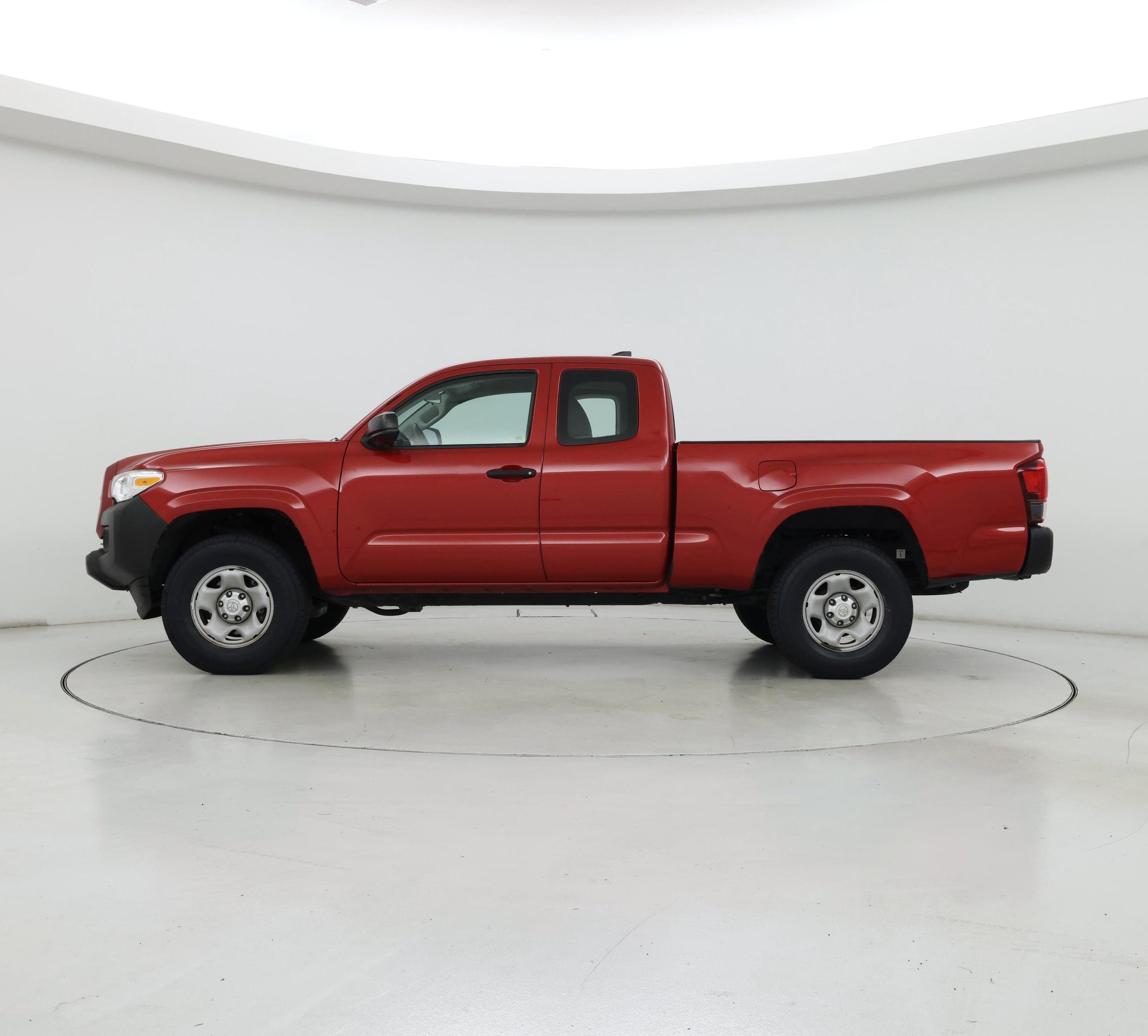 Thumbnail: 2018 Toyota Tacoma - 3