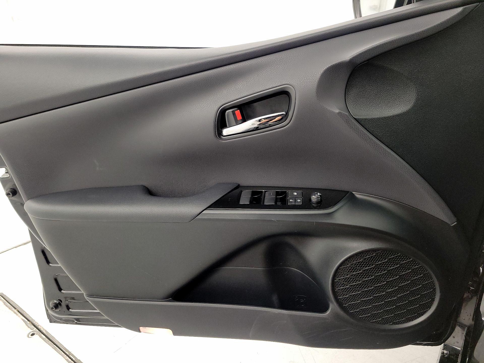 Thumbnail: 2021 Toyota Prius - 12