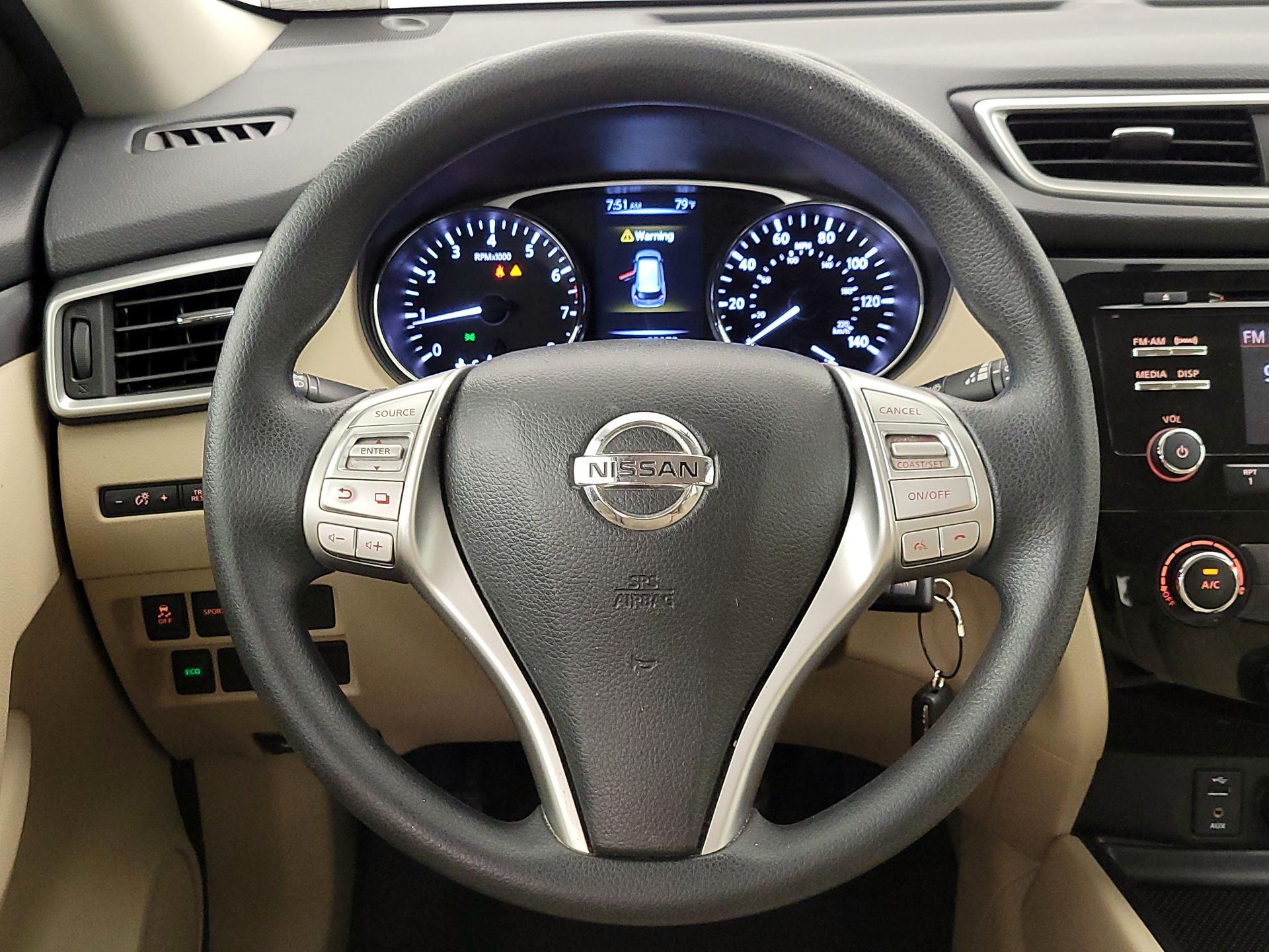 Thumbnail: 2016 Nissan Rogue - 10