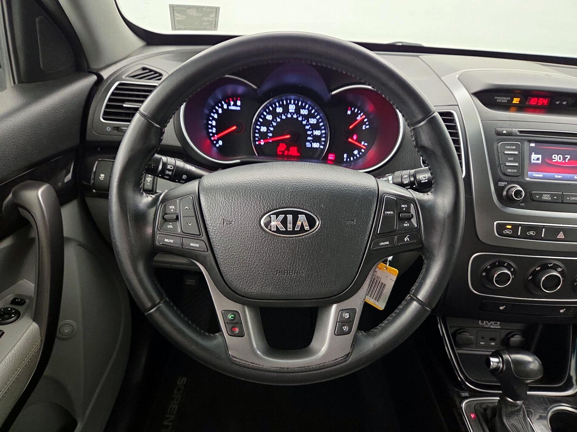 Thumbnail: 2015 Kia Sorento - 10