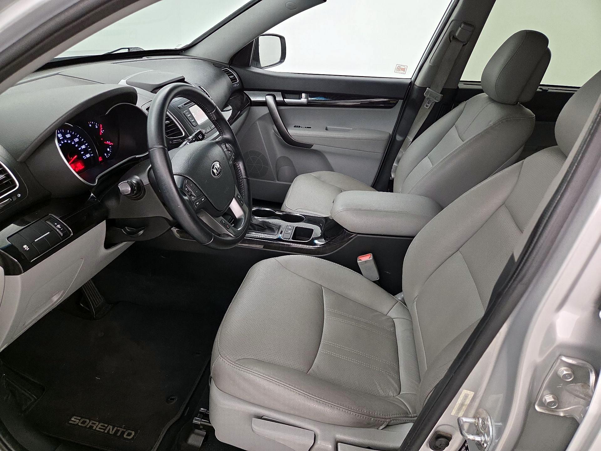 Thumbnail: 2015 Kia Sorento - 11