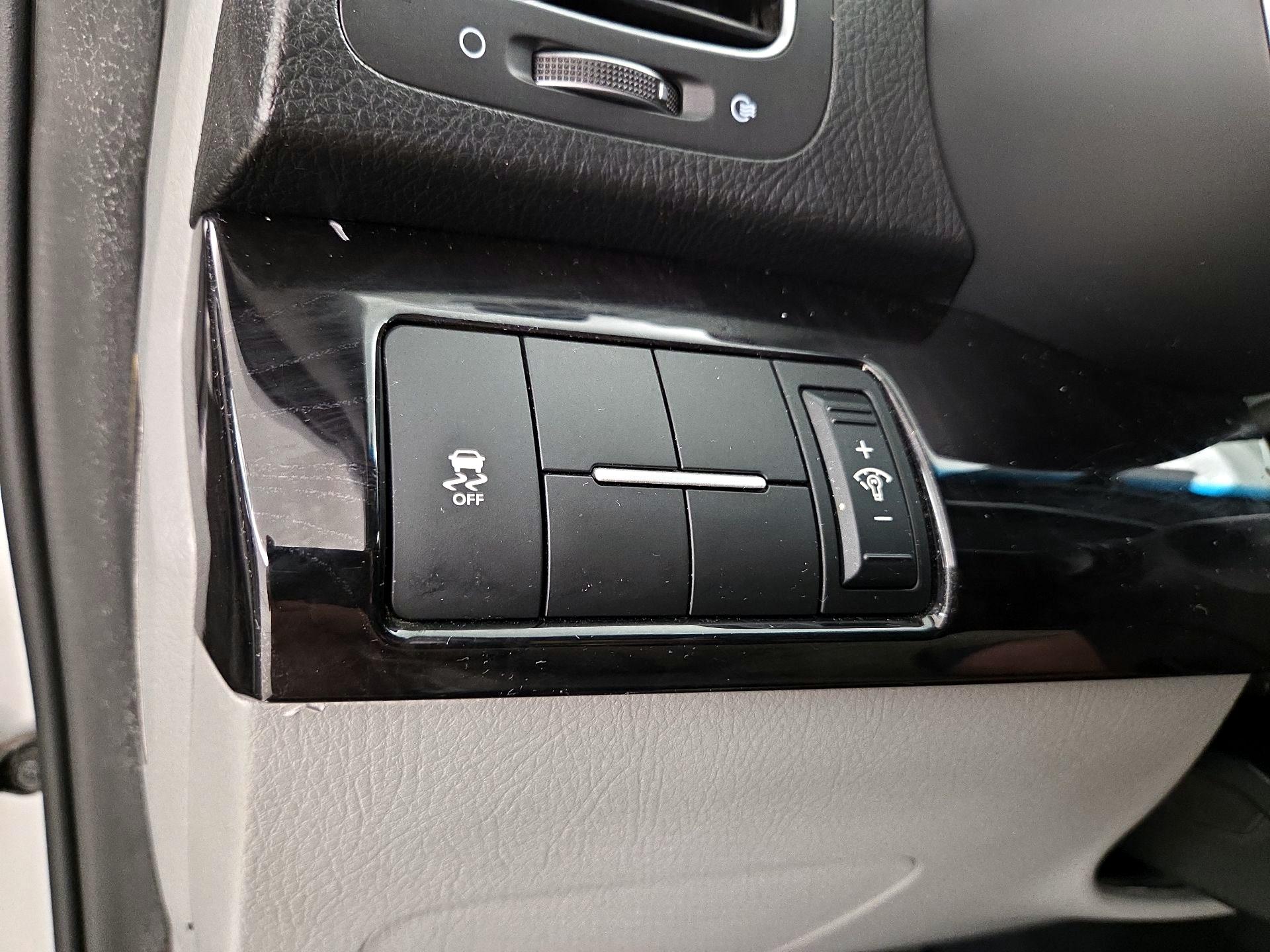 Thumbnail: 2015 Kia Sorento - 13