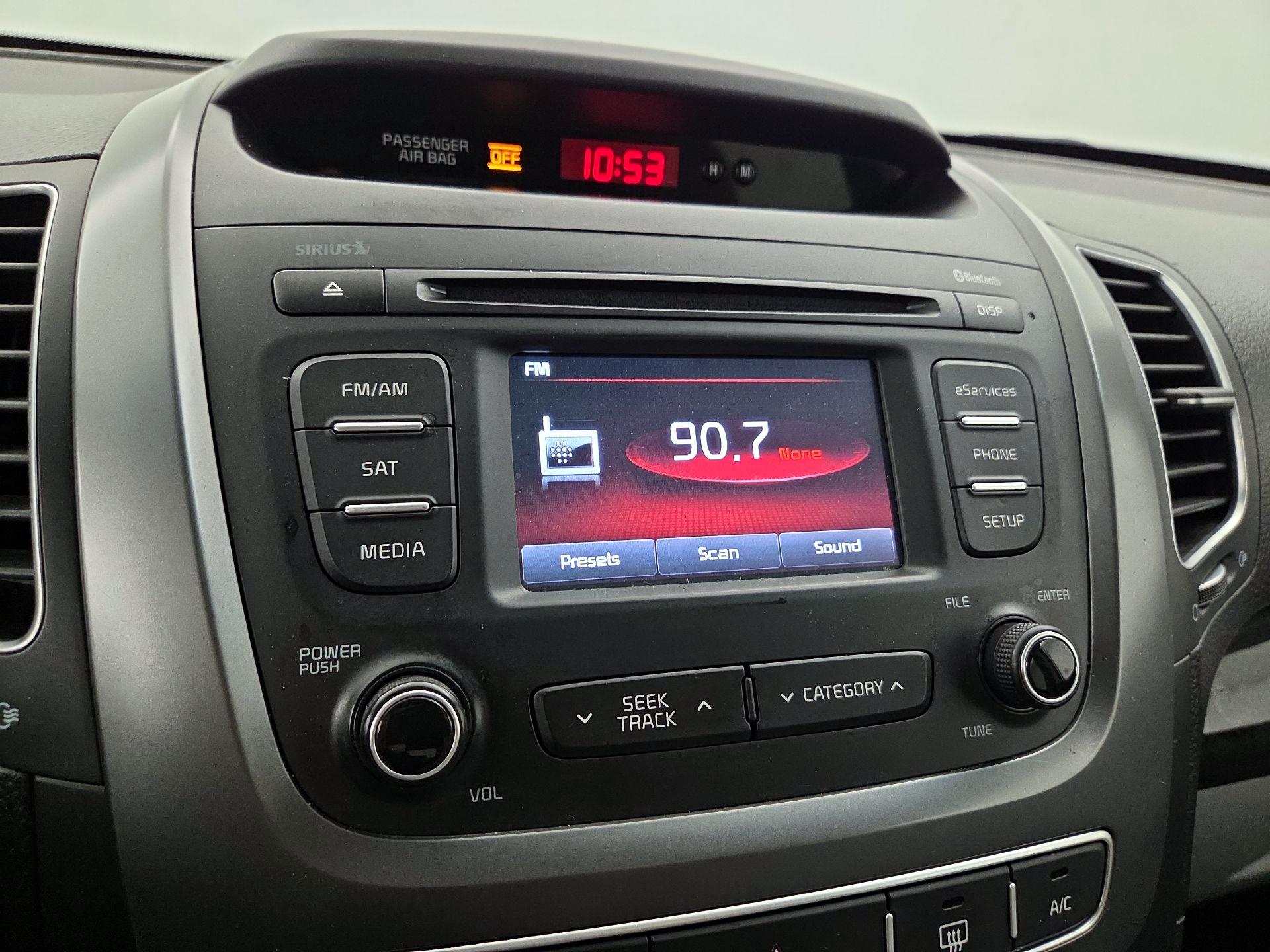 Thumbnail: 2015 Kia Sorento - 15
