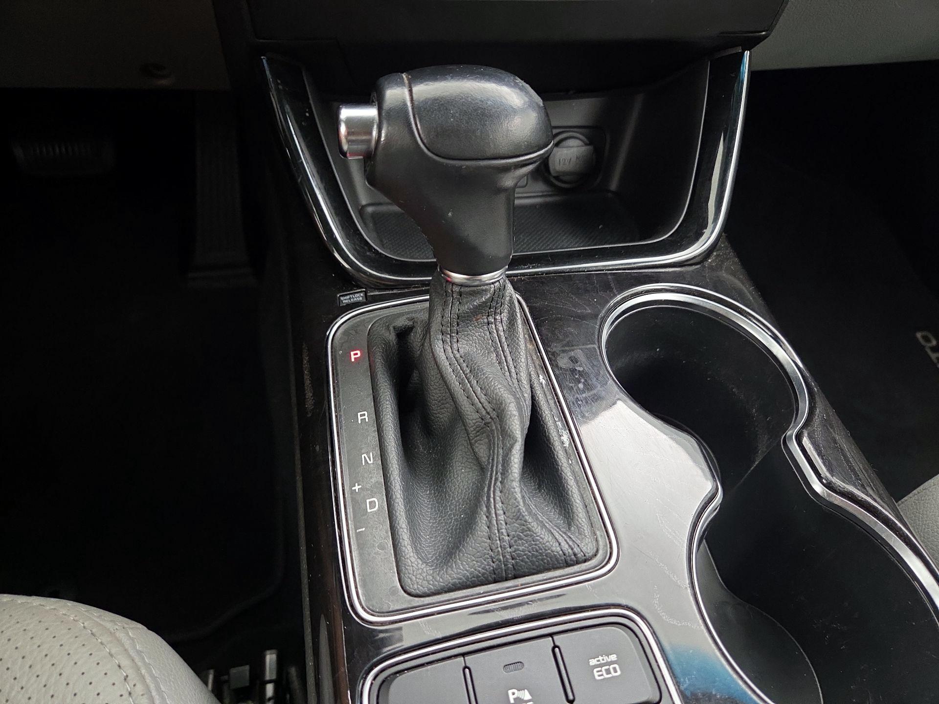 Thumbnail: 2015 Kia Sorento - 17
