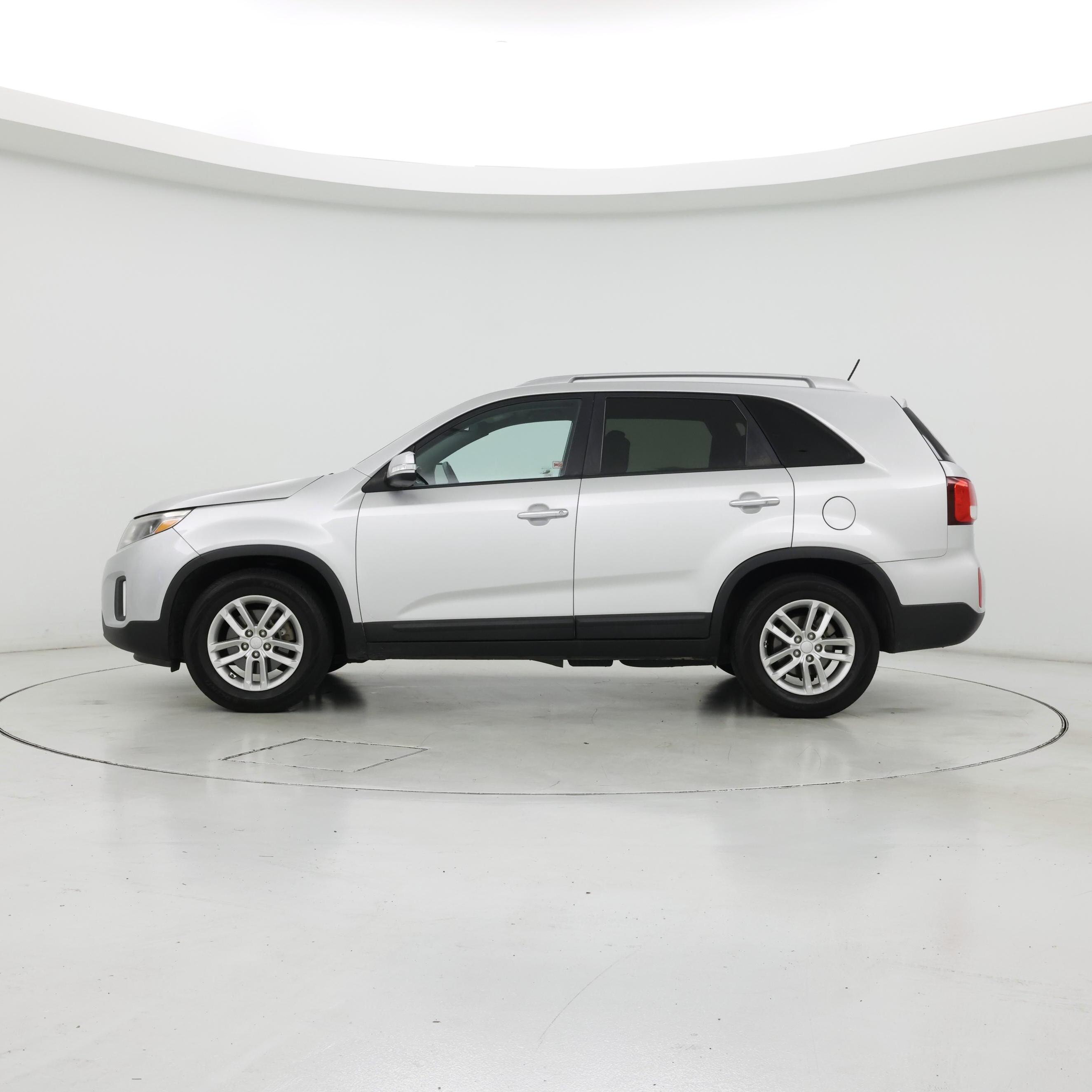 Thumbnail: 2015 Kia Sorento - 3