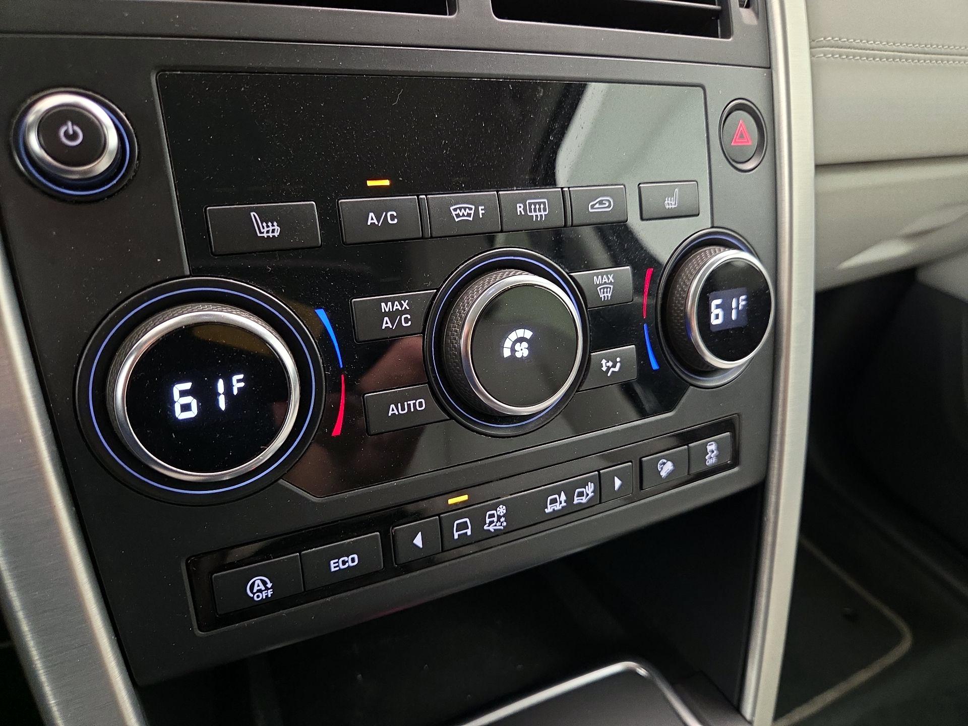 Thumbnail: 2019 Land Rover Discovery Sport - 16