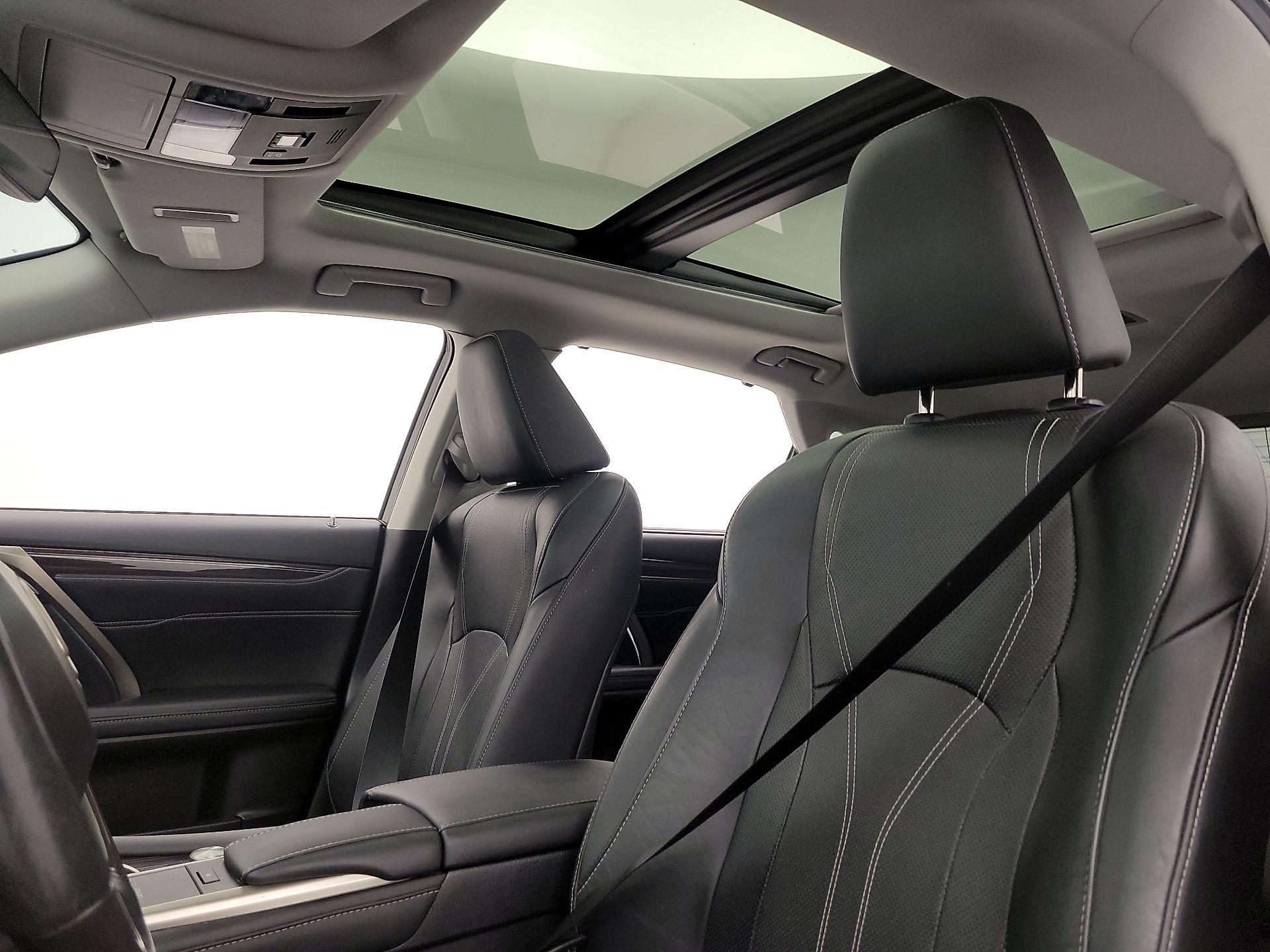 Thumbnail: 2020 Lexus RX - 20