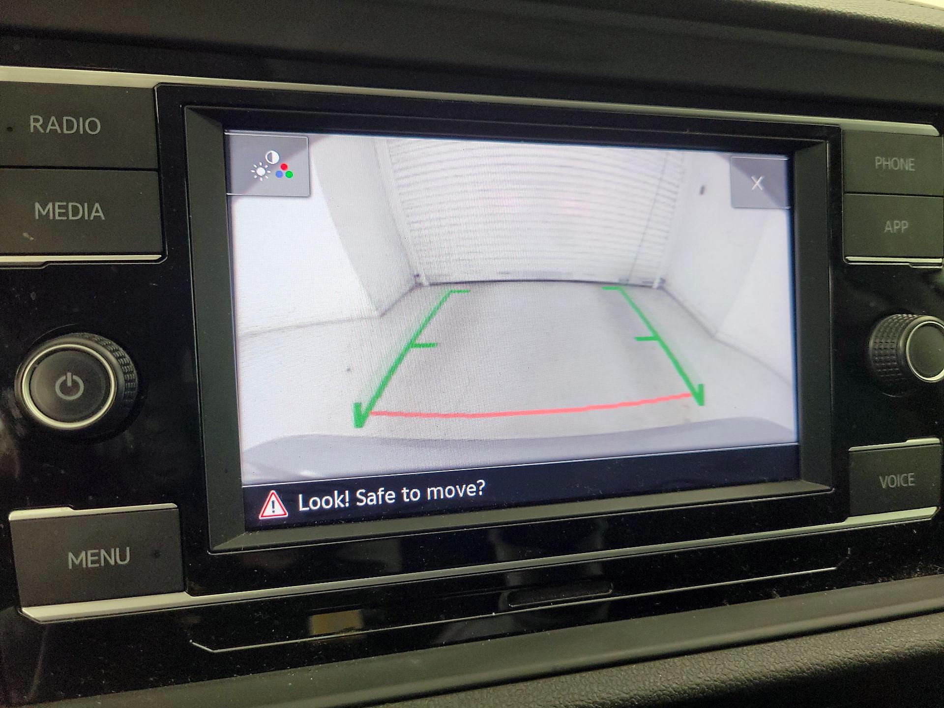 Thumbnail: 2021 Volkswagen Jetta - 14