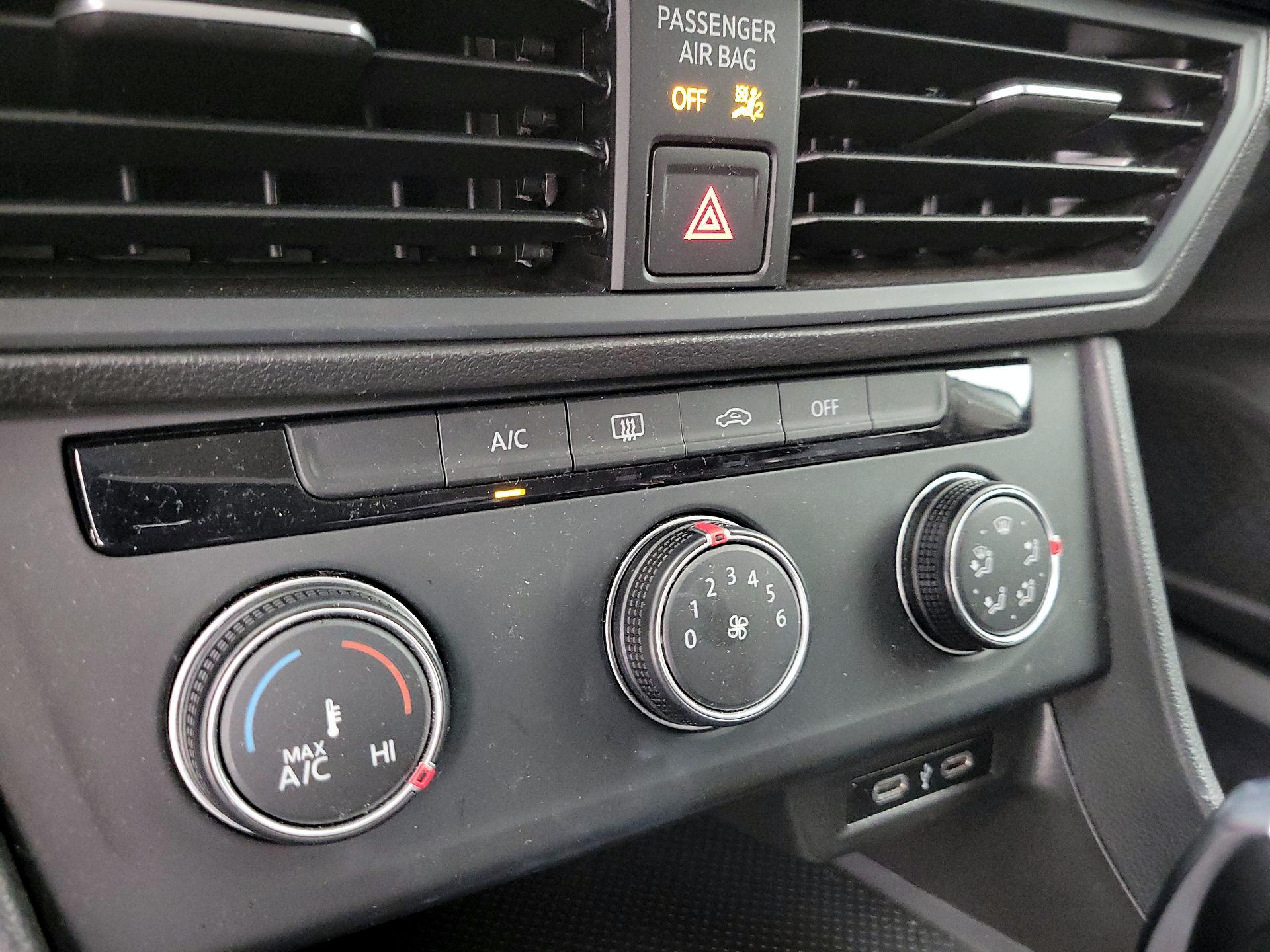 Thumbnail: 2021 Volkswagen Jetta - 16