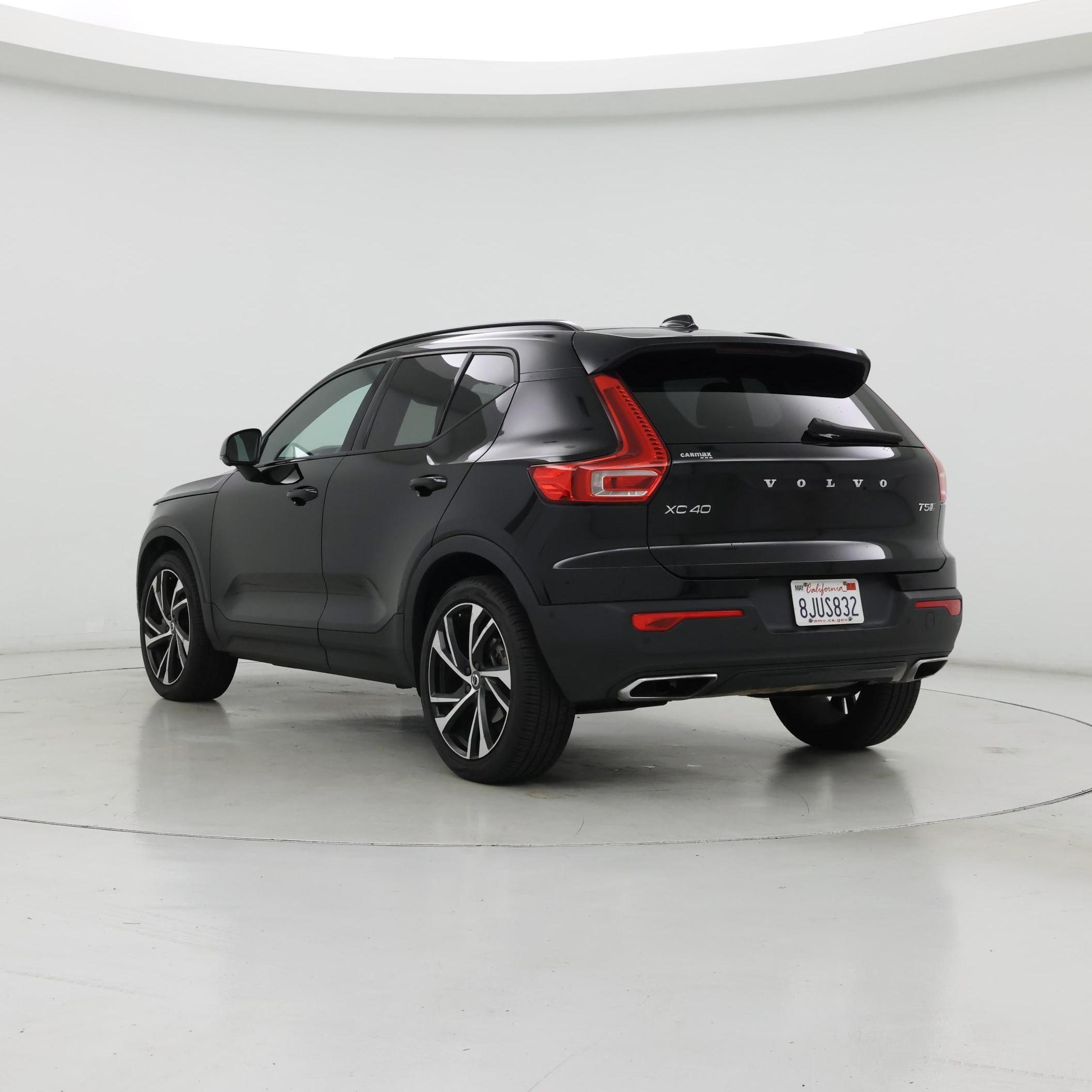 Thumbnail: 2019 Volvo XC40 - 2