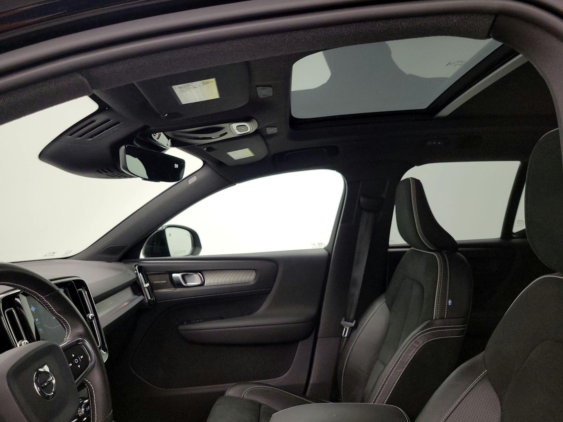 Thumbnail: 2019 Volvo XC40 - 20