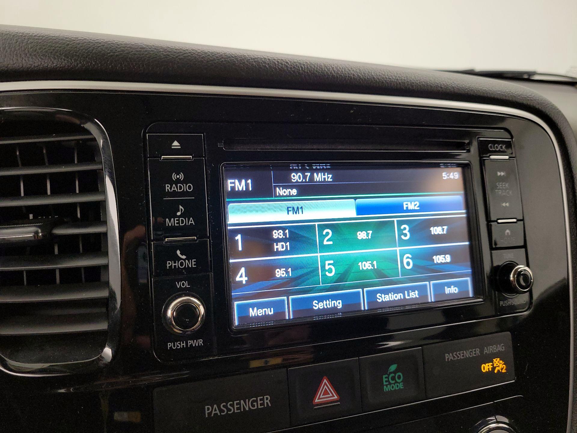 Thumbnail: 2016 Mitsubishi Outlander - 15