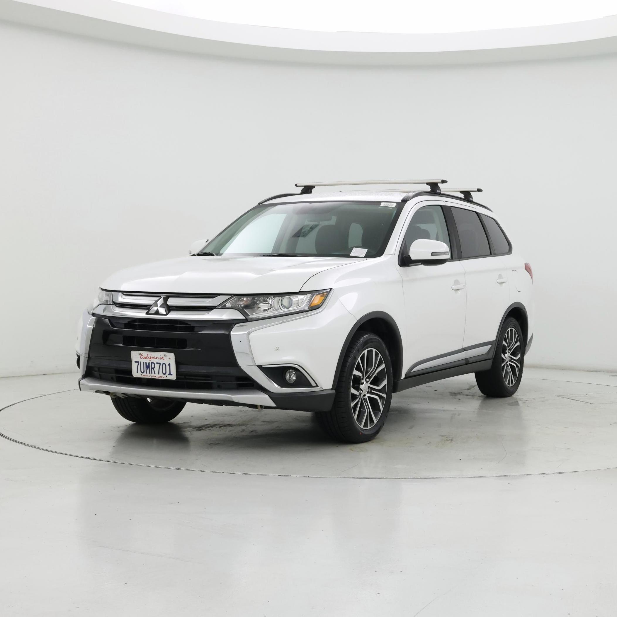 Thumbnail: 2016 Mitsubishi Outlander - 4