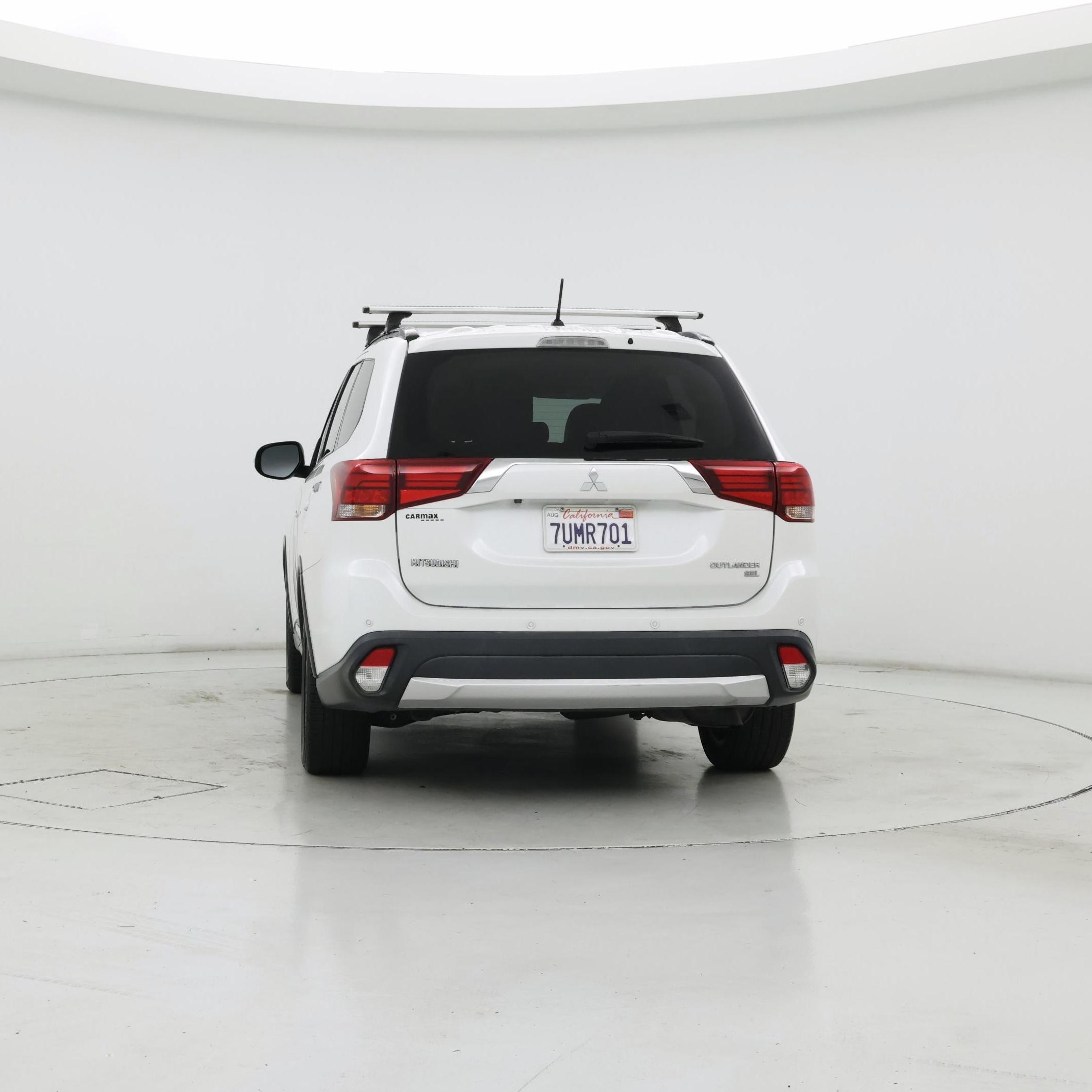 Thumbnail: 2016 Mitsubishi Outlander - 6