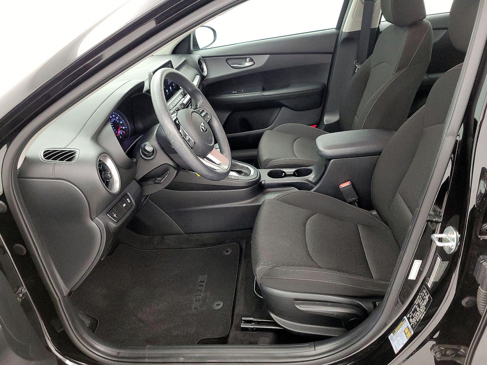 Thumbnail: 2020 Kia Forte - 11