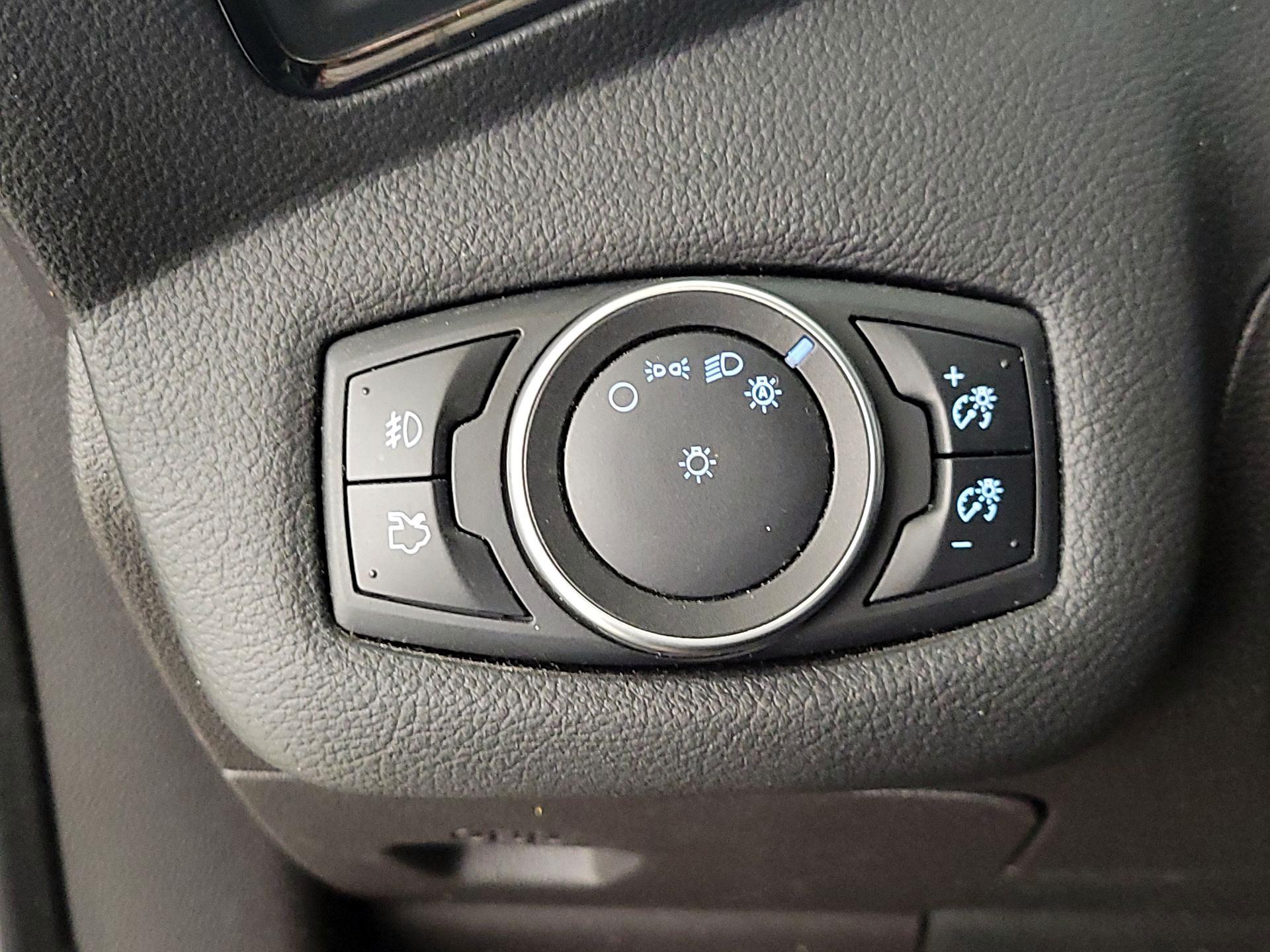 Thumbnail: 2016 Ford Escape - 13
