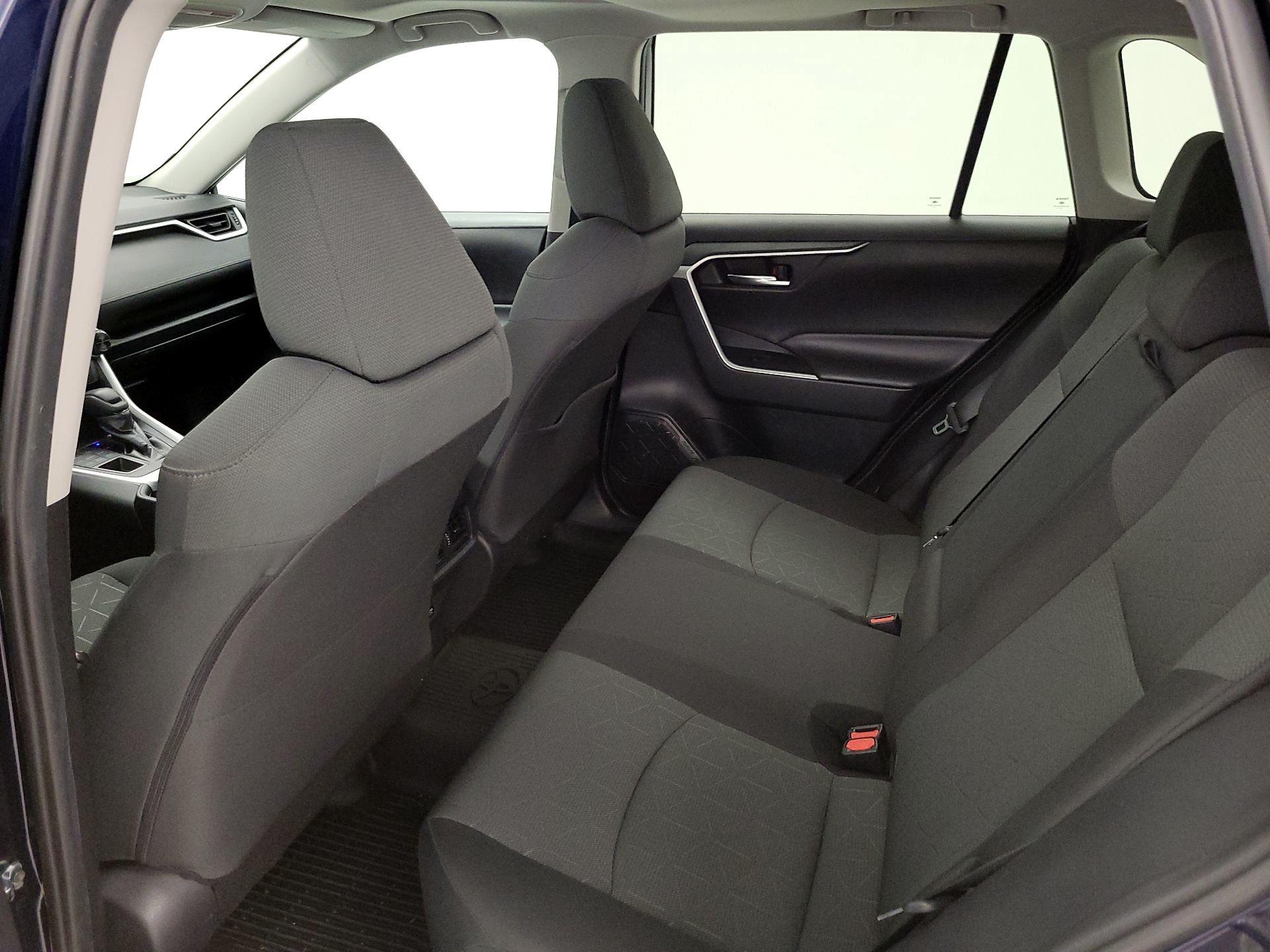 Thumbnail: 2019 Toyota RAV4 - 20