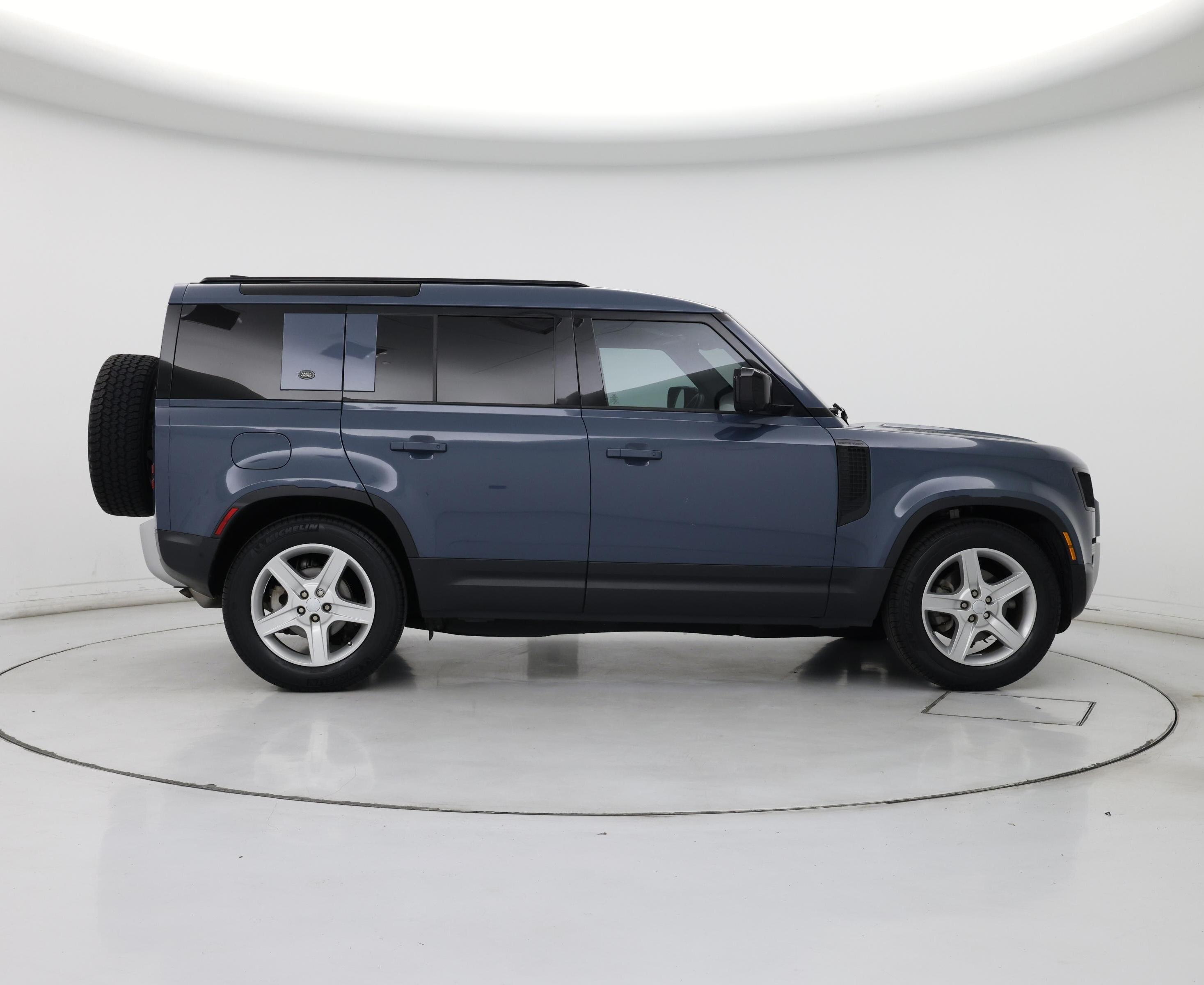 Thumbnail: 2020 Land Rover Defender - 7
