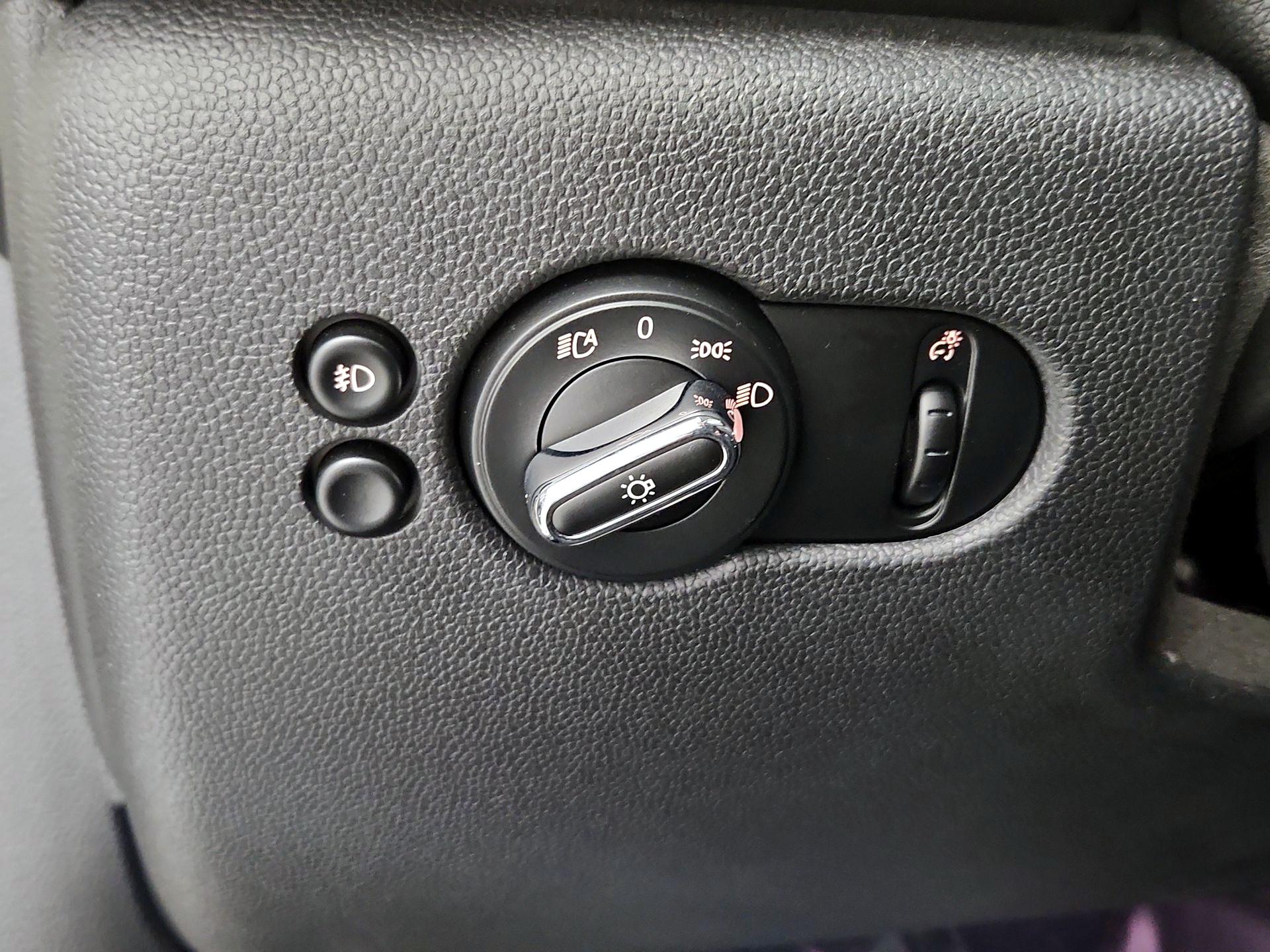 Thumbnail: 2021 MINI Cooper Hardtop - 13