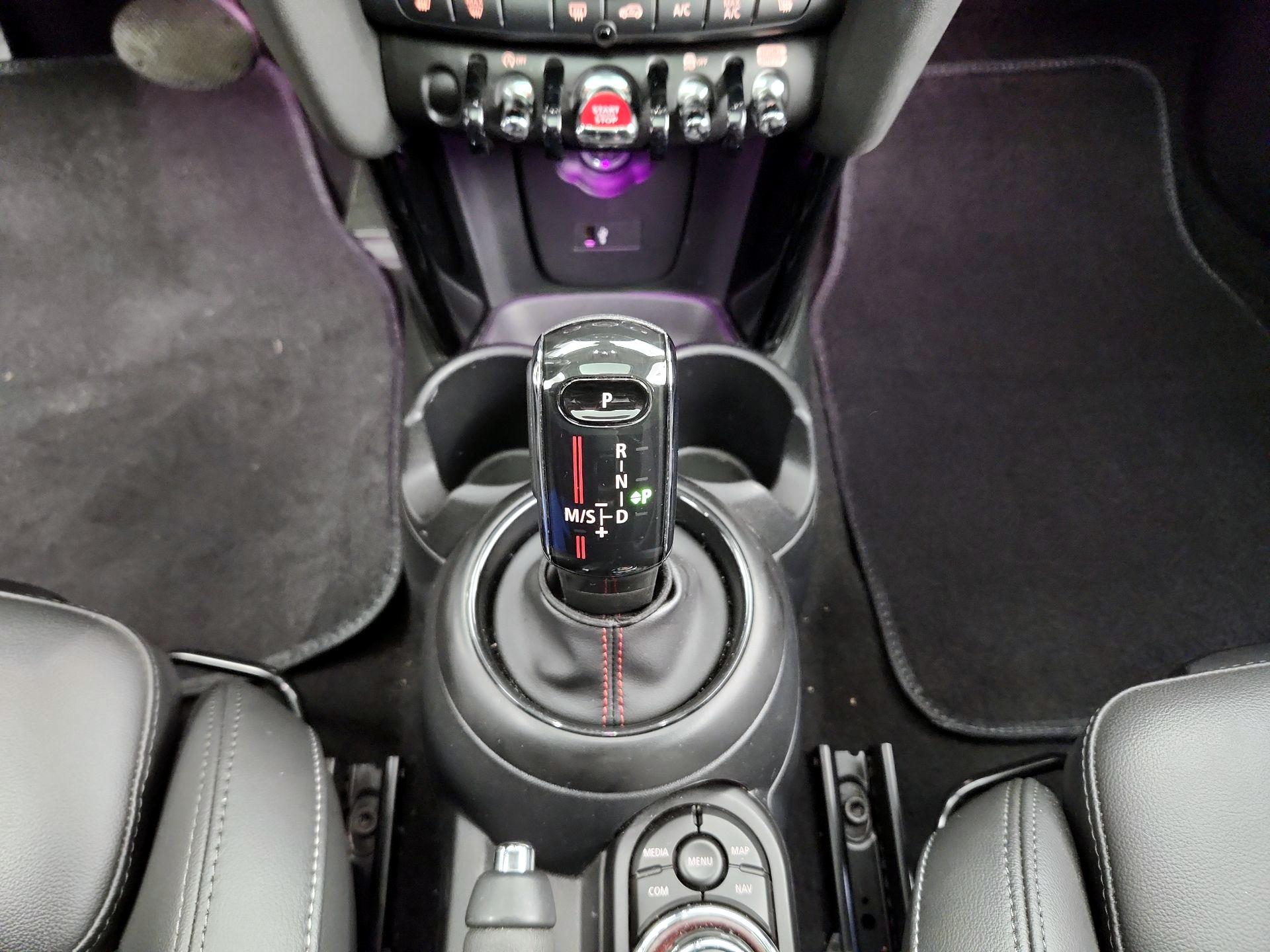 Thumbnail: 2021 MINI Cooper Hardtop - 17
