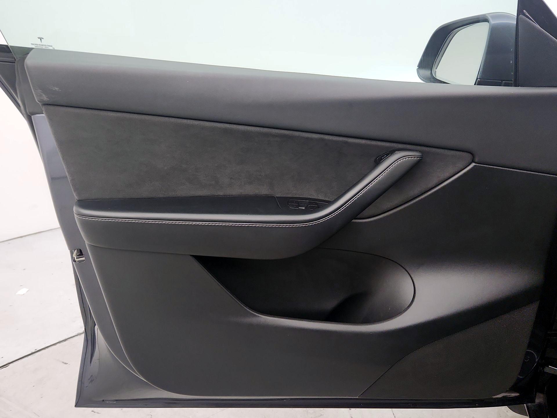 Thumbnail: 2021 Tesla Model Y - 12