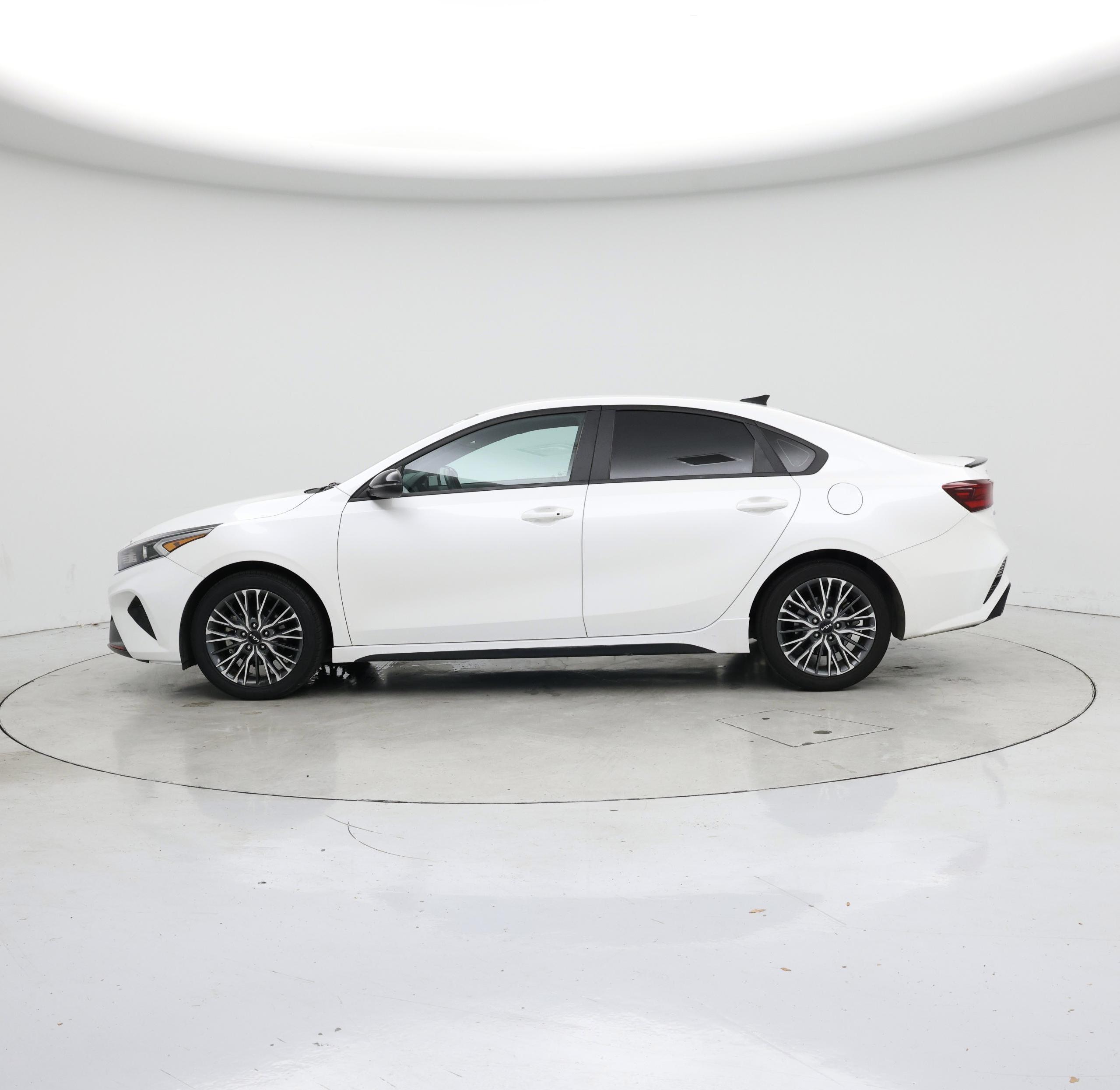 Thumbnail: 2023 Kia Forte - 3
