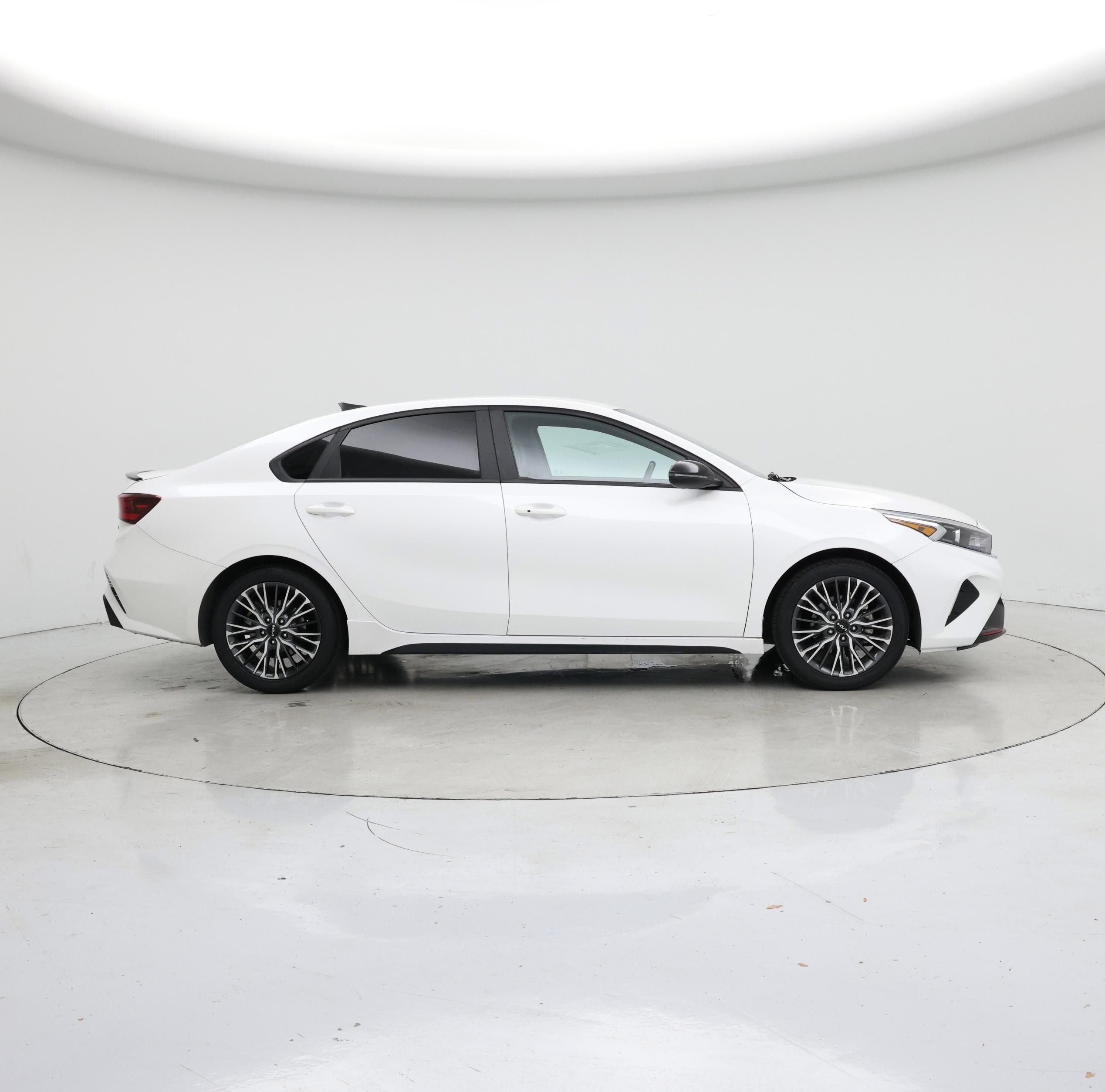 Thumbnail: 2023 Kia Forte - 7
