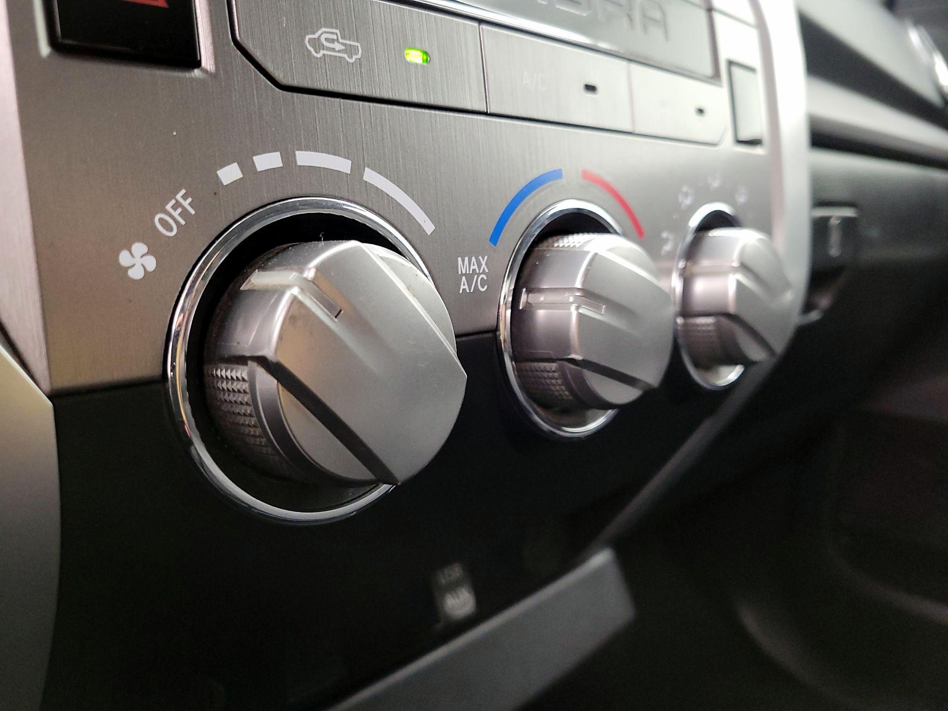 Thumbnail: 2016 Toyota Tundra - 16