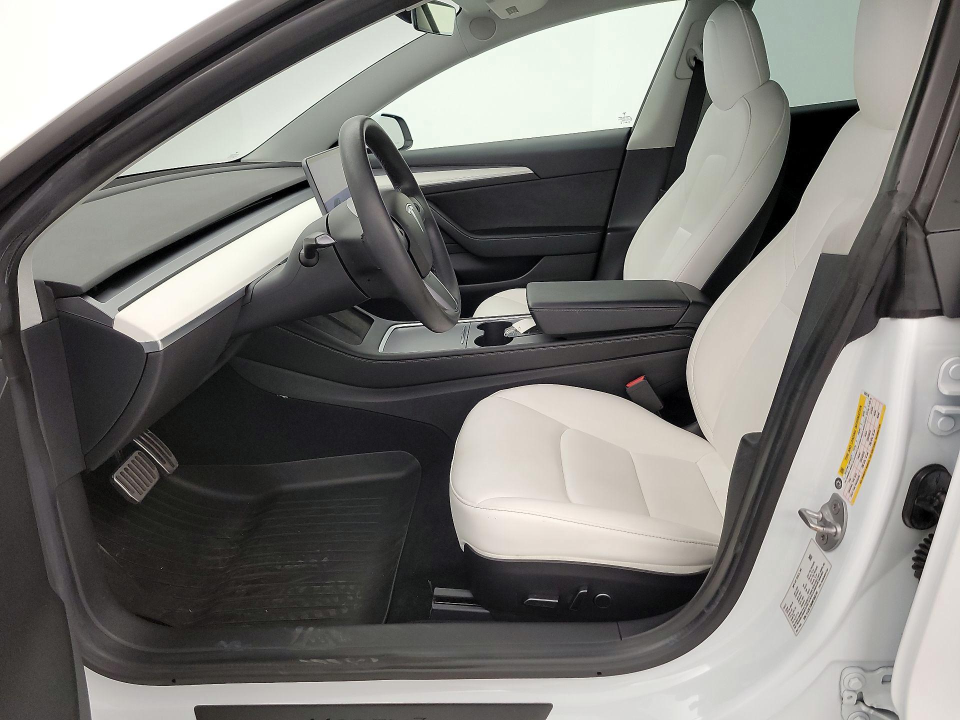 Thumbnail: 2021 Tesla Model 3 - 11
