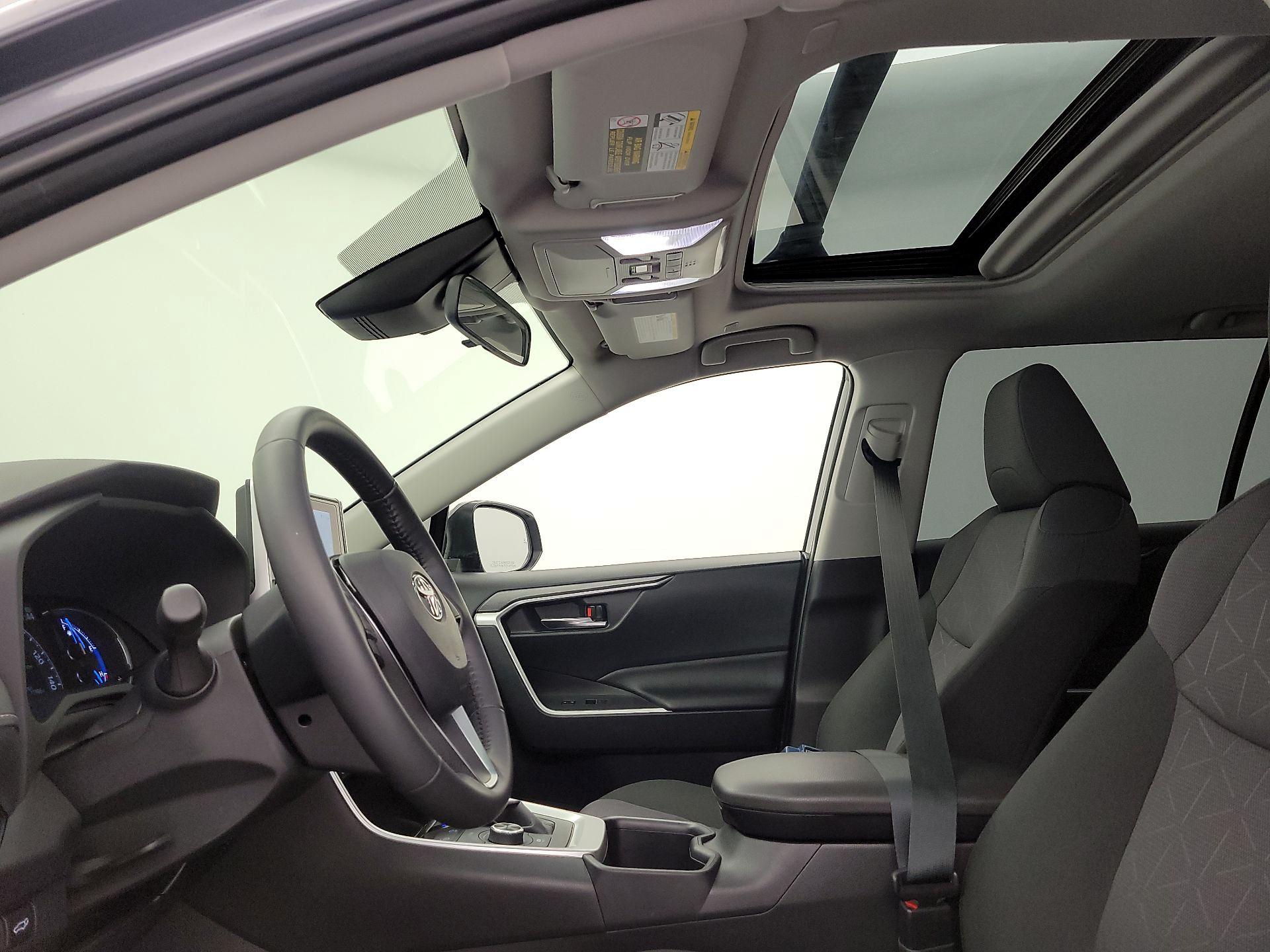 Thumbnail: 2024 Toyota RAV4 - 20