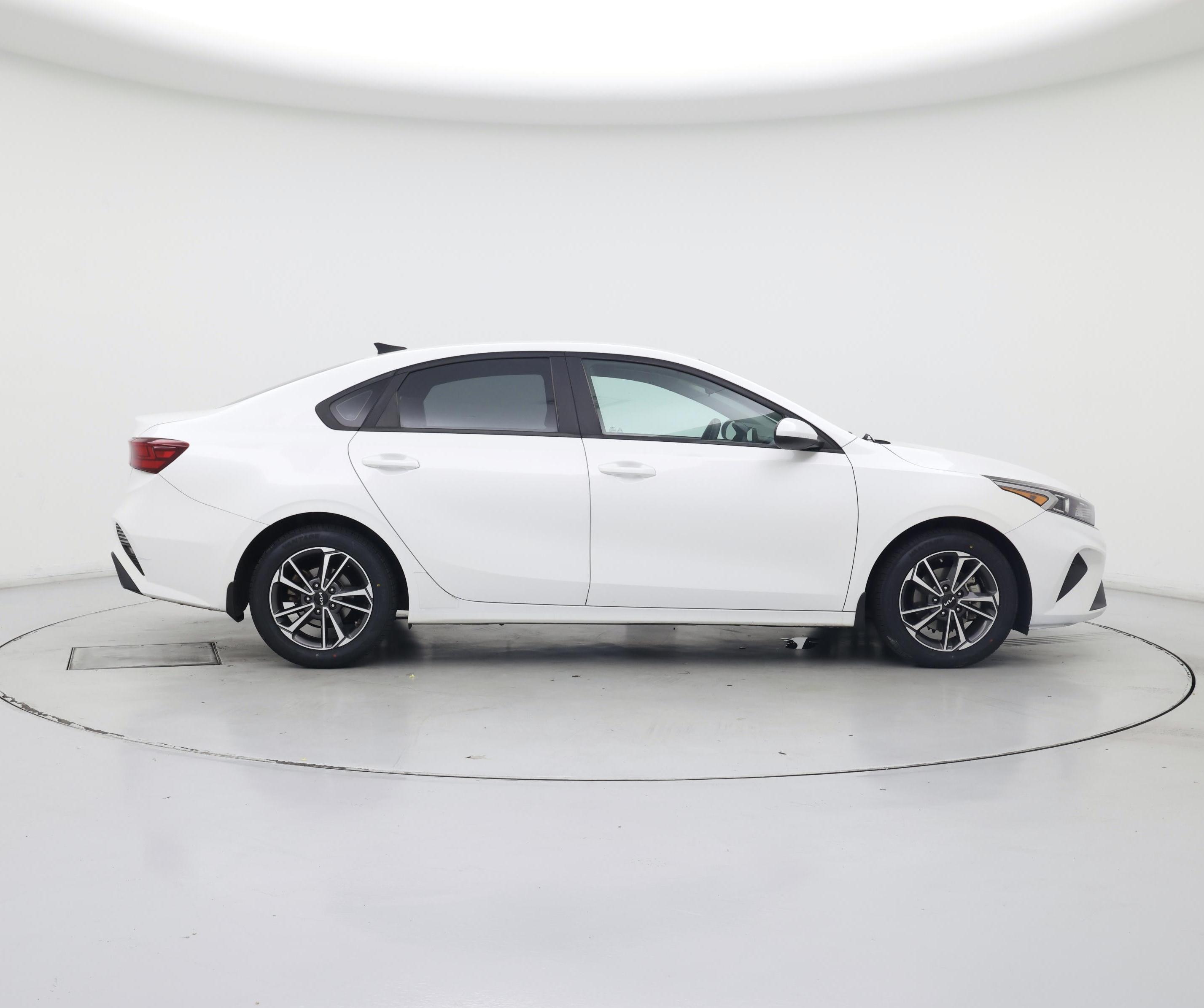 Thumbnail: 2022 Kia Forte - 7
